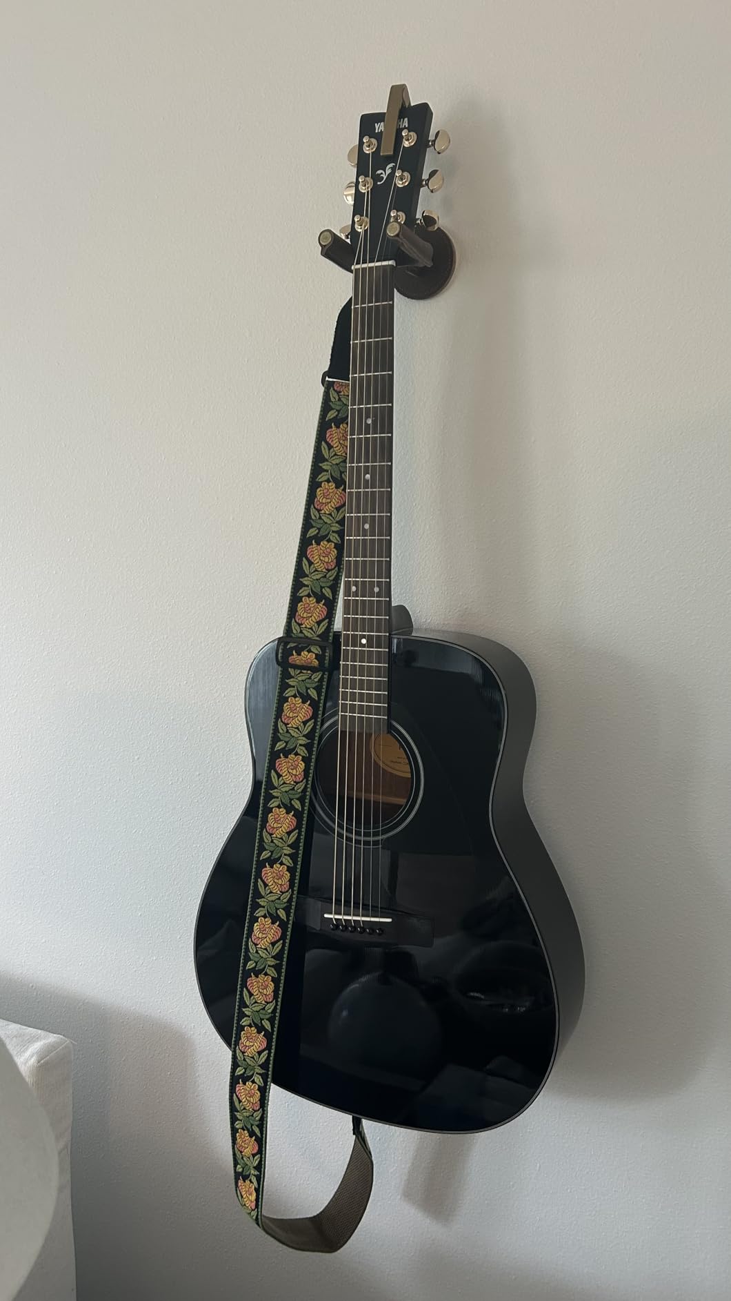 Levy's FGHNGR Brass Forged Guitar Hanger - Tan Leather customer photo 1