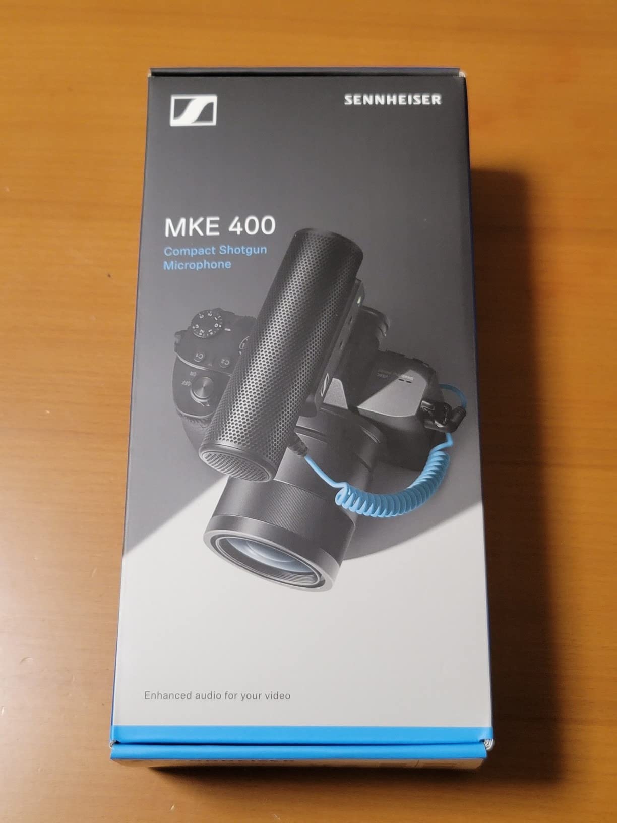 SENNHEISER Professional MKE 400 Directional On-Camera Shotgun Microphone with 3.5mm TRS and TRRS Connectors for DSLR, Mirrorless & Mobile, Connects with Auxiliary customer photo 1