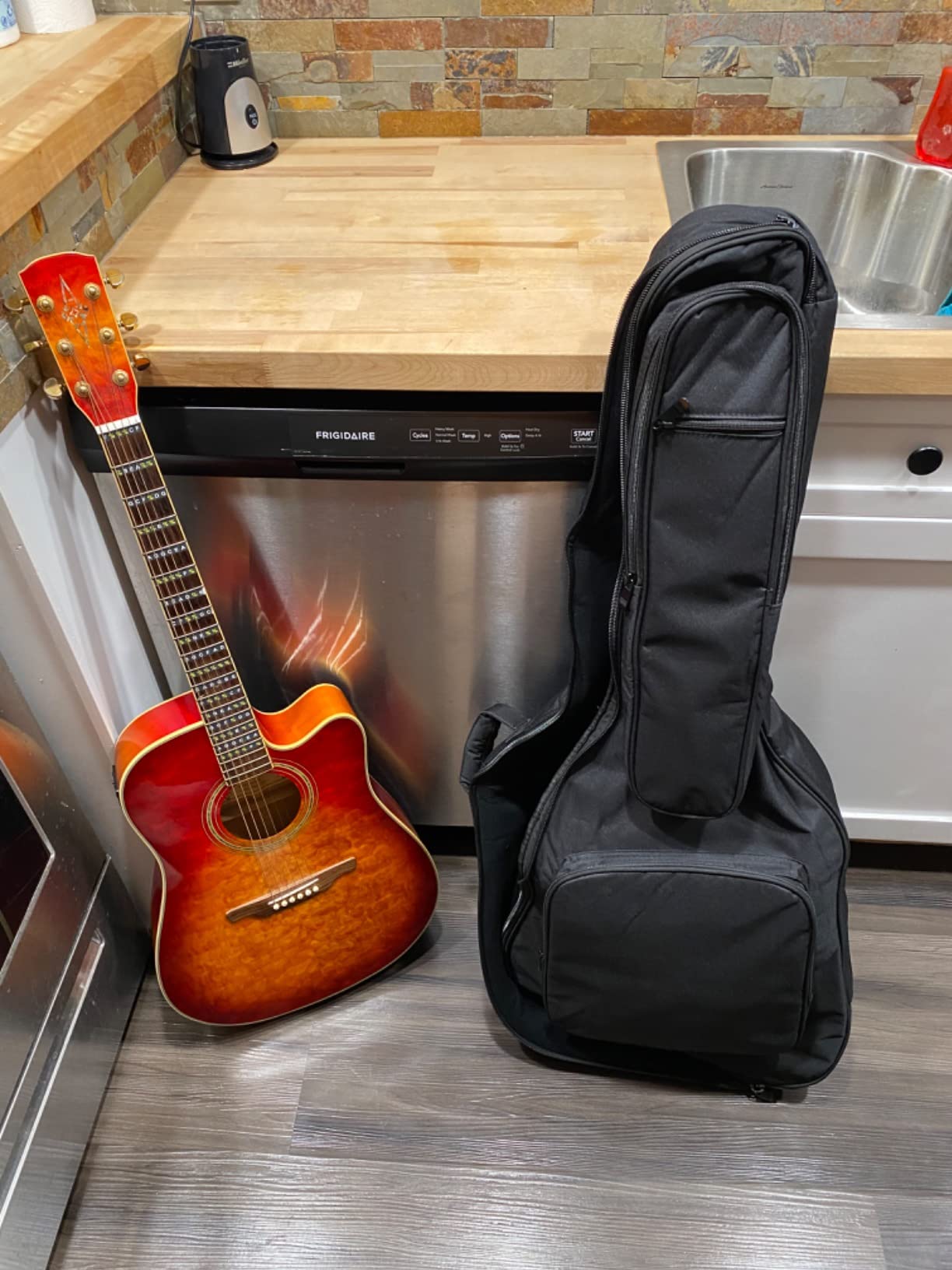 CAHAYA Acoustic Guitar Case Soft Padded Guitar Bag 0.7 In Thick Sponge Reinforced Gig Bag with 5 Pockets,Neck Cradle,Back Hanger Loop for 39 40 41 In Acoustic Classical Guitars CY0244 customer photo 2