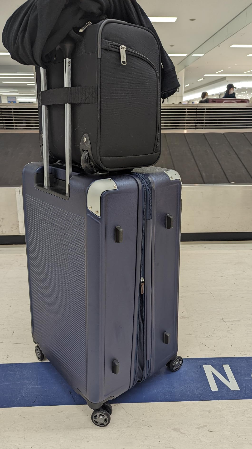 Travelpro Platinum Elite Hardside Checked Luggage, Black, 28-Inch customer photo 1