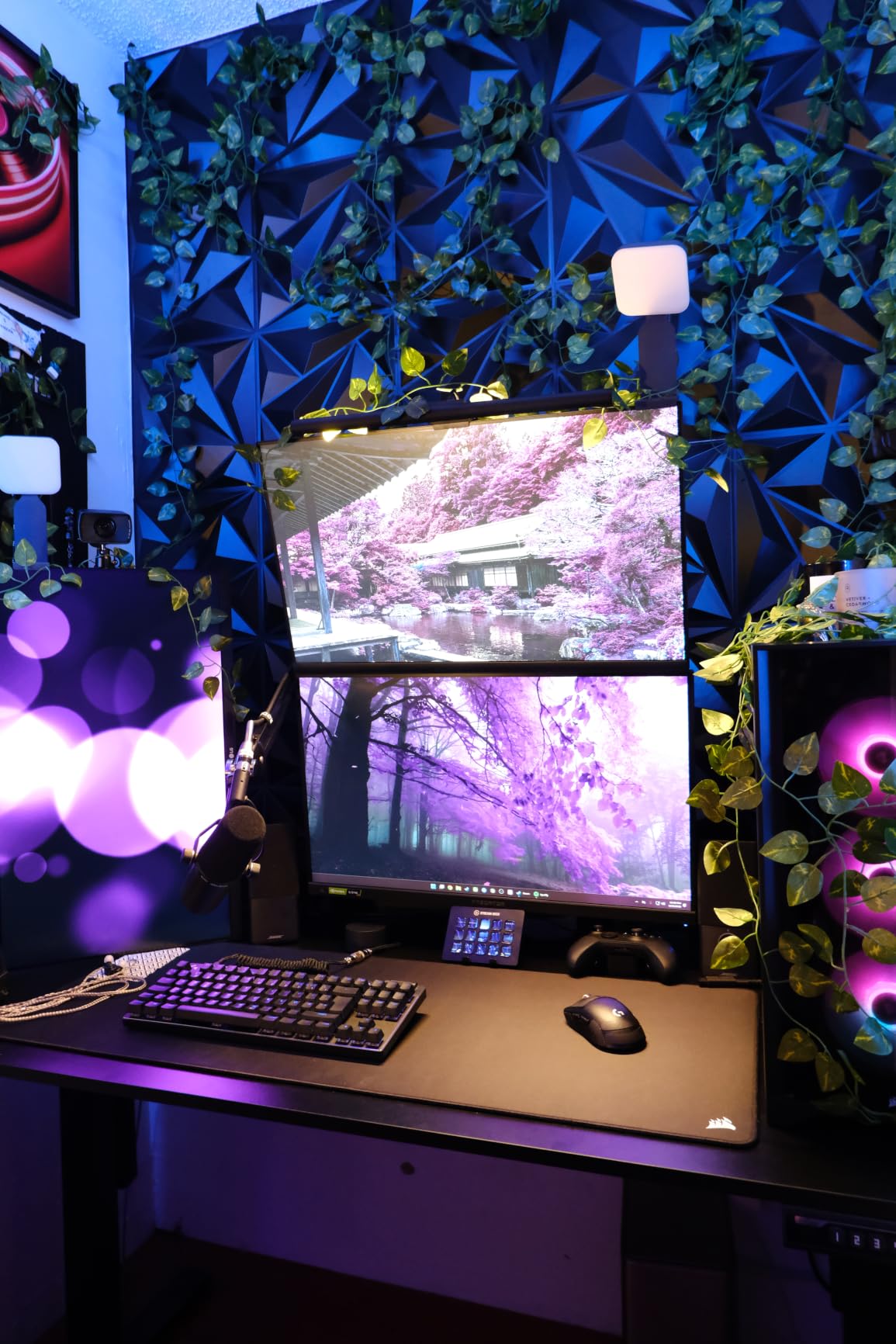 Logitech for Creators Litra Glow Premium LED Streaming Light - Graphite customer photo 2
