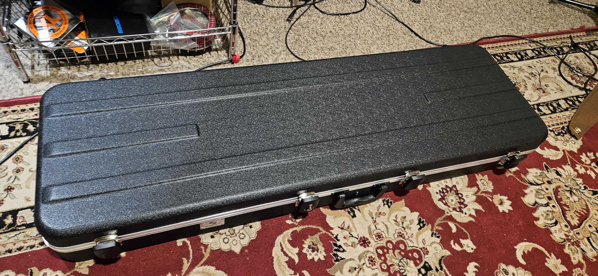 Sound Town Lightweight ABS Road Case for Electric Bass Guitar with TSA Approved Locking Latch and EPS Foam Plush Interior (STBC-500) customer photo 1