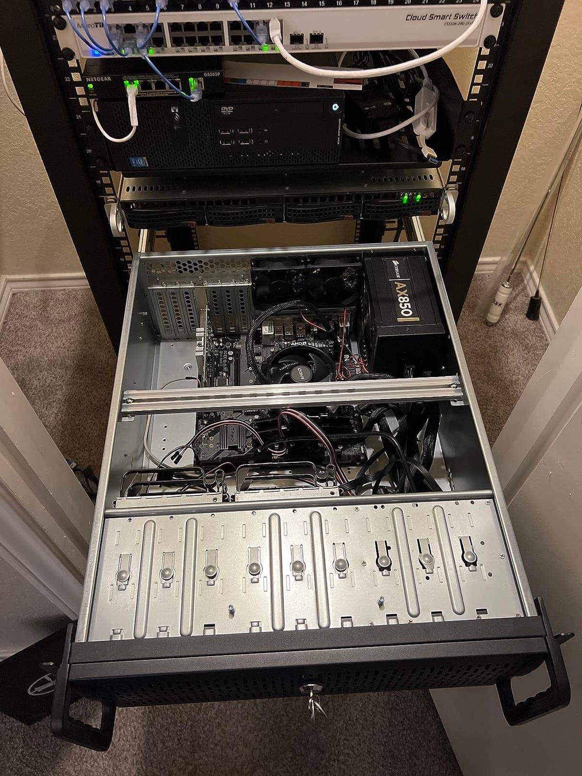 Rosewill 4U Server Chassis Rackmount Case, 8 x 3.5 HDD Bays + 3 x 5.25 Devices, ATX/CEB Compatible - RSV-R4000U customer photo 2