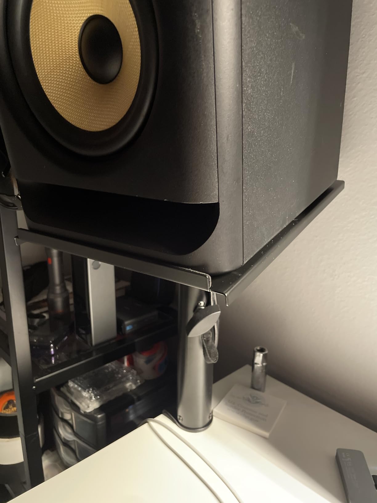 Vondynote Studio Monitor Stands Pair Heavy Duty Desk Clamp Speaker Stands with Adjustable Tilt Angle Tray of 0-12 ° customer photo 2