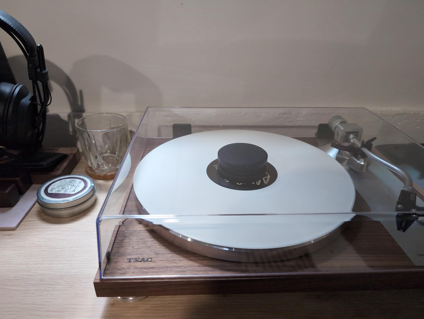 Fluance HiFi Vinyl Record Weight Stabilizer High Mass 760 gram Steel LP Disc Turntable Accessory with Protective Velvet Pad for Vibration Damping (RW02) customer photo 1