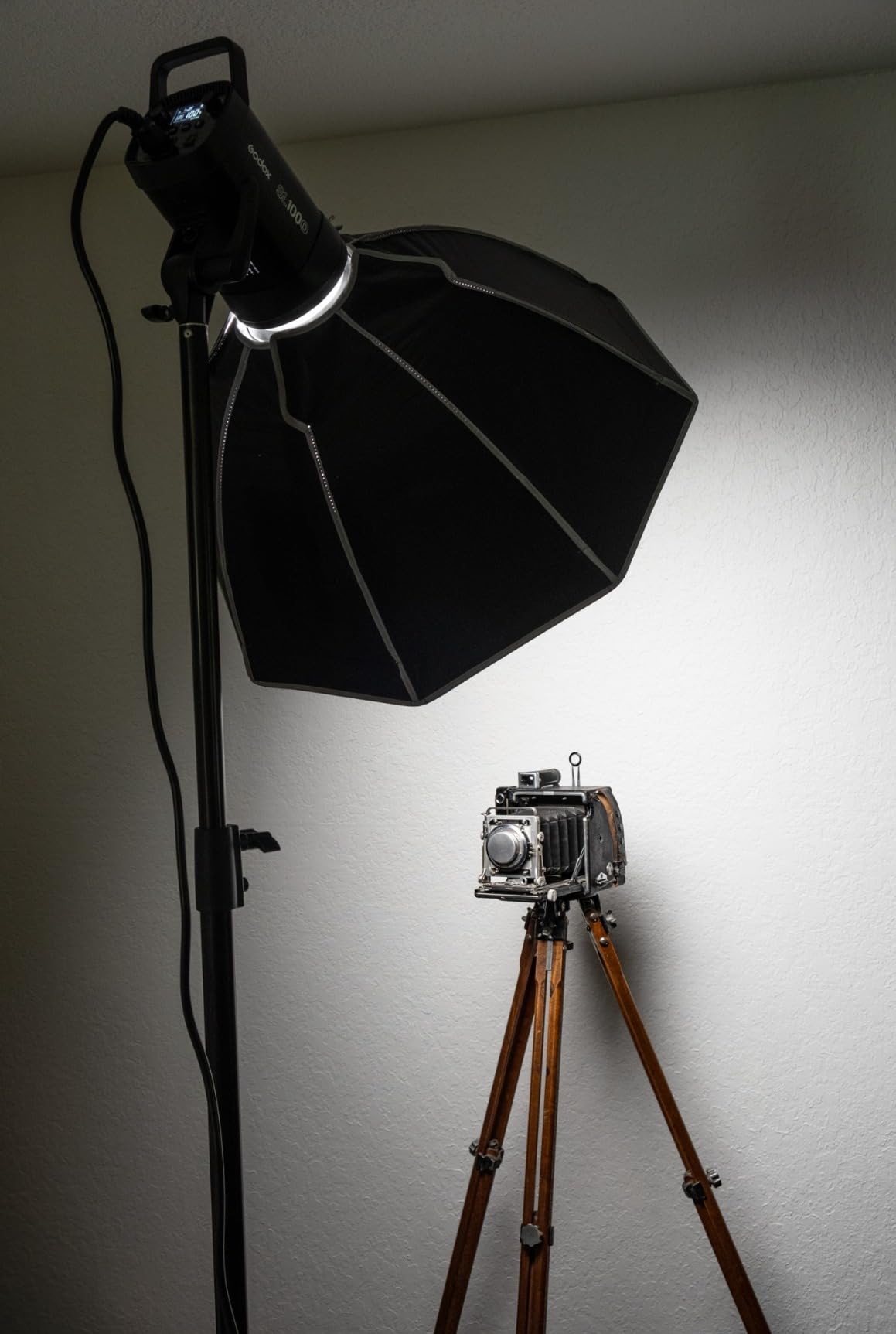 GVM SL100D 100W Daylight LED Video Light - 32,100Lux@1M, 5600K, CRI 96+, Bowens Mount LED Continuous Light, 8 FX, App Control, Silent Studio Lighting for Video Recording, Photography, Live Streaming customer photo 2