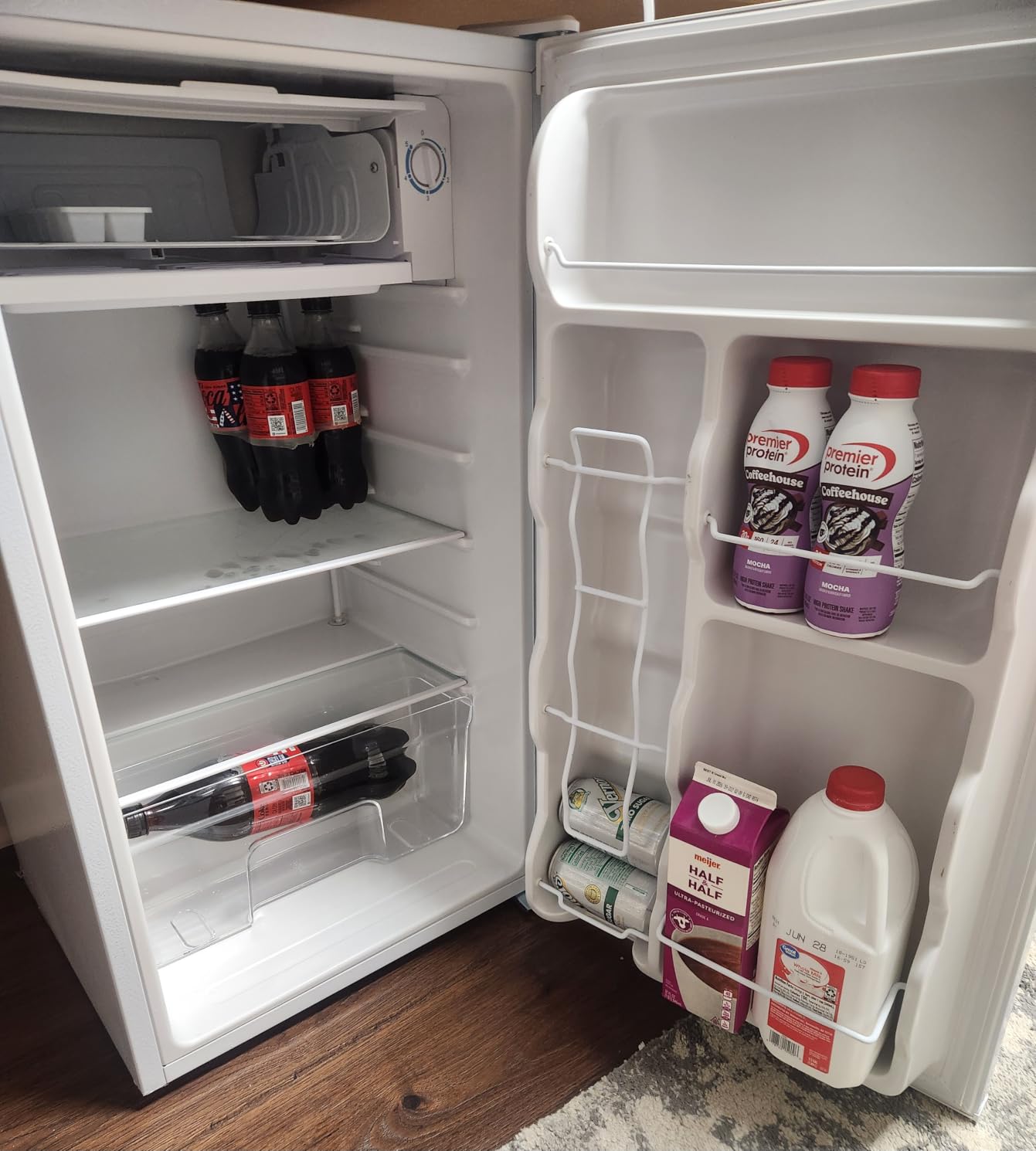 Upstreman 3.2 Cu.Ft Mini Fridge with Freezer, Black-BR321 customer photo 2