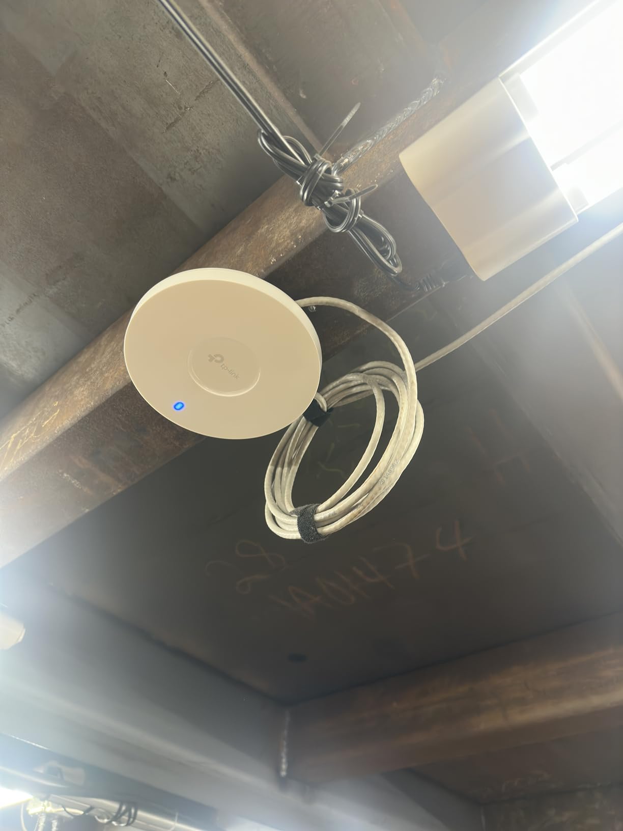 Omada EAP610 Business WiFi 6 AX1800 Dual Band Wireless Gigabit Access Point customer photo 2