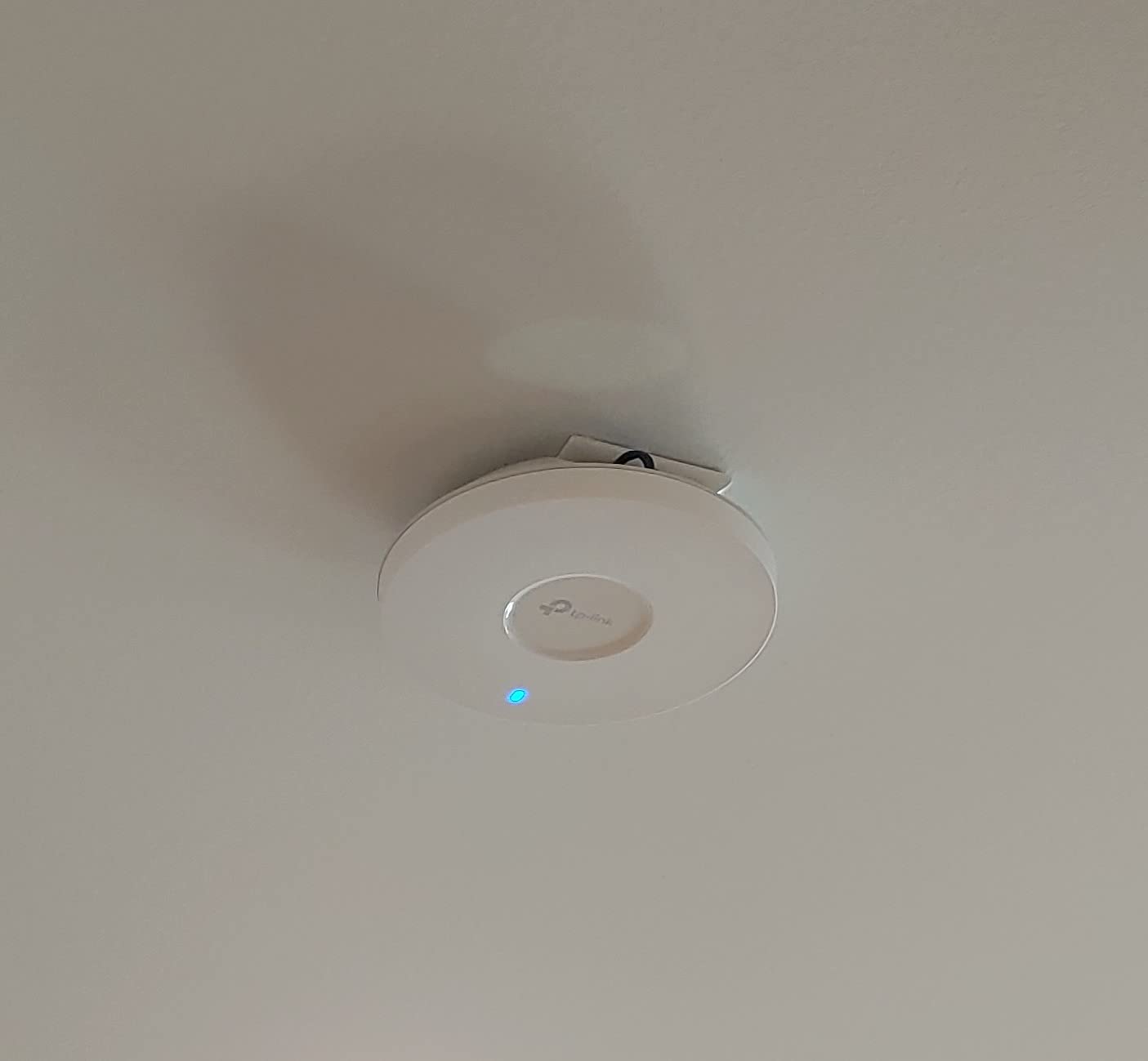 Omada EAP650 Business WiFi 6 AX3000 Dual Band Wireless Gigabit Access Point customer photo 2
