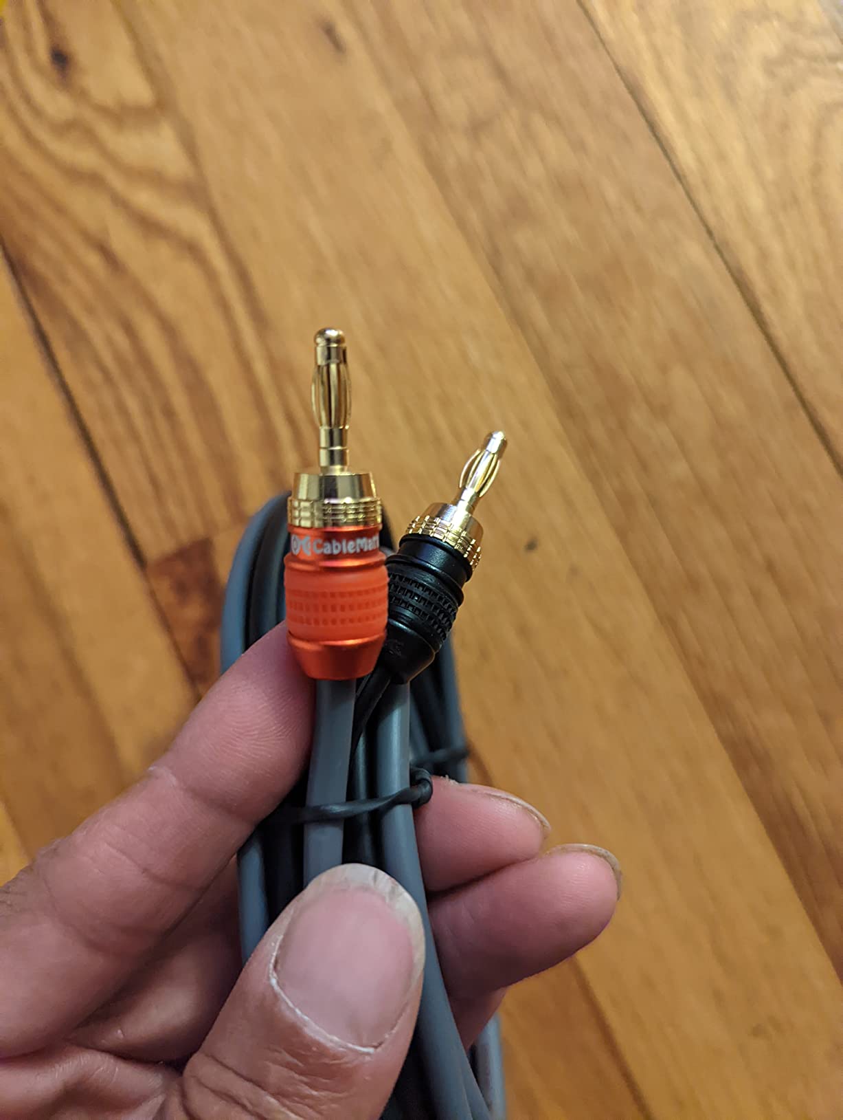 Cable Matters Heavy Duty 12 AWG Speaker Wire, 12ft, Black | Single OFC Speaker Cable with Banana Plugs customer photo 2