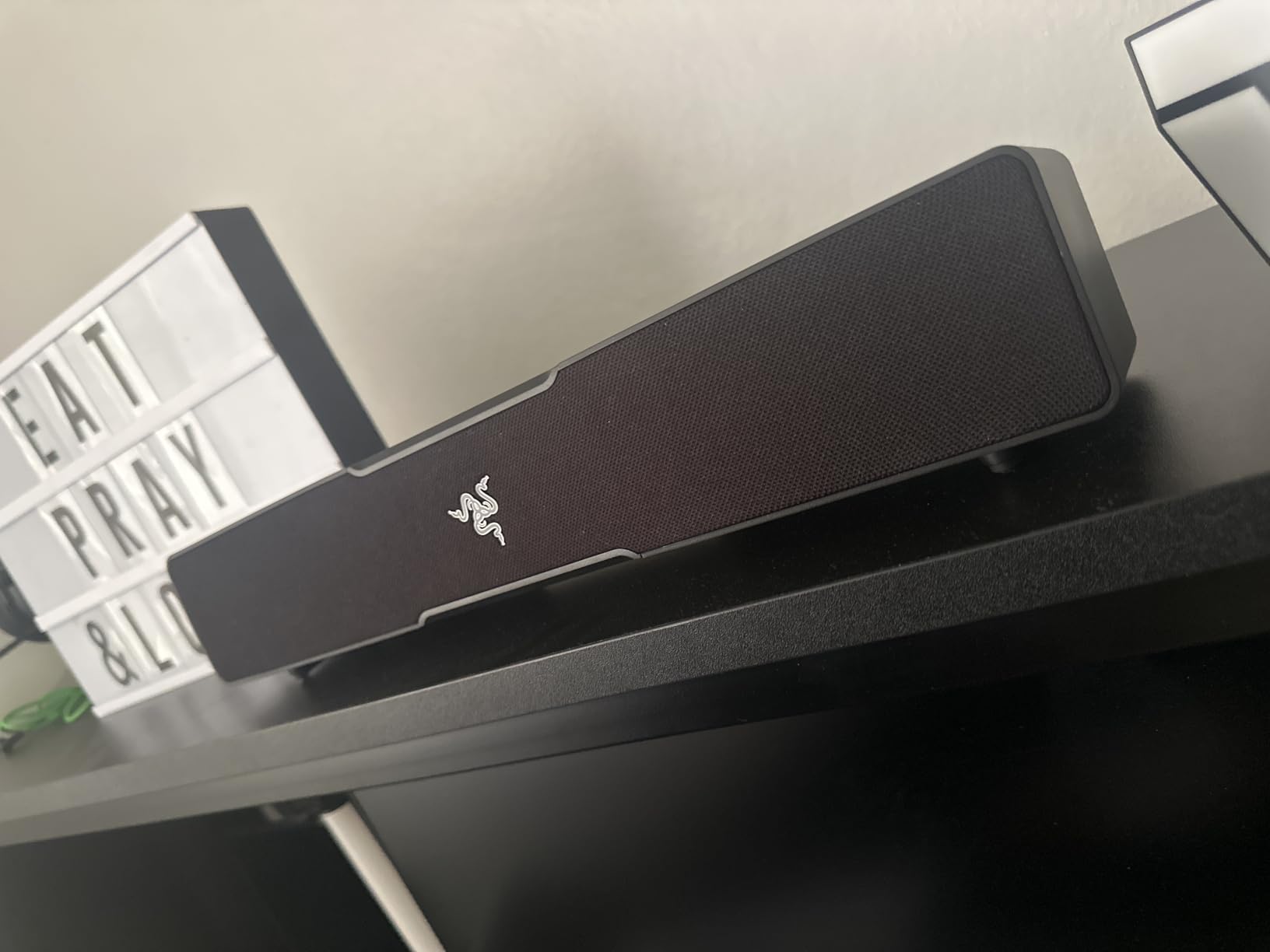 Razer Leviathan V2 X PC Soundbar with Full-Range Drivers - Compact Design - Chroma RGB - USB Type C Power and Audio Delivery - Bluetooth 5.0 - for PC, Laptop, Smartphones, Tablets & Nintendo Switch customer photo 1