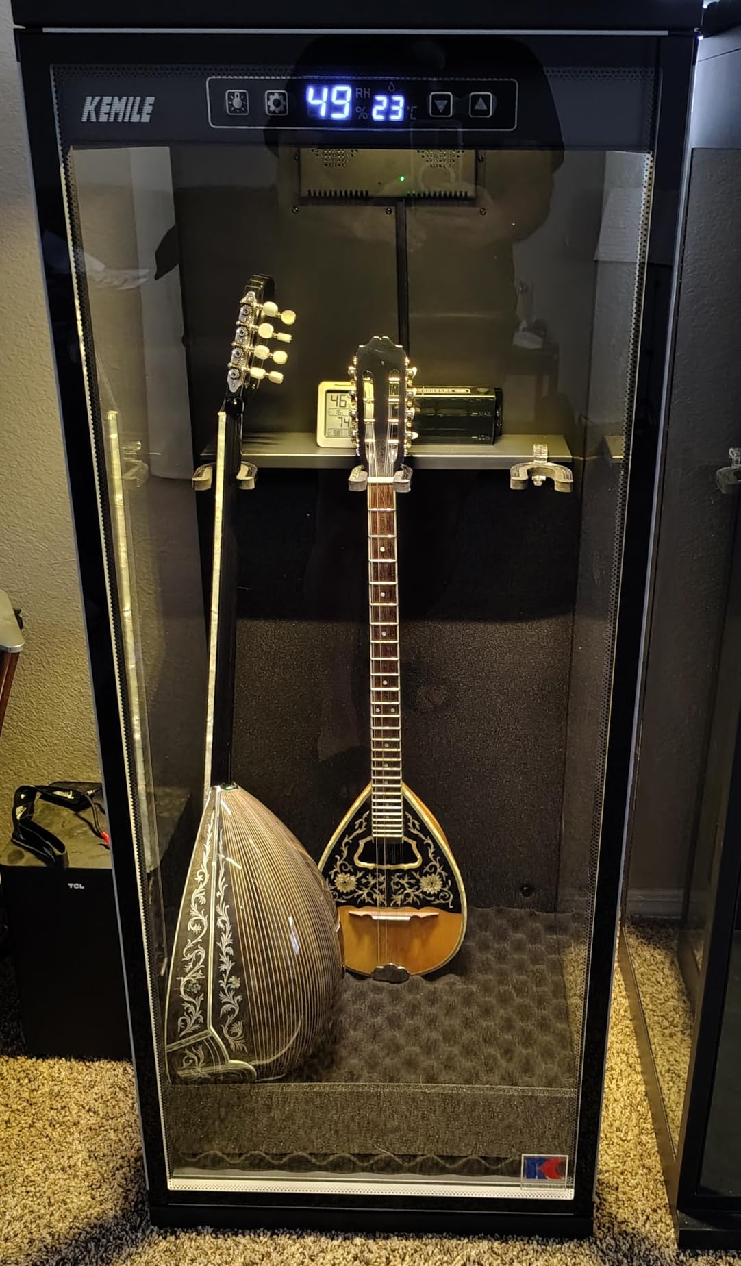 Humidity Guitar Display Case 270° Glass Lockable Guitars Ukuleles | Humidity Controlled; Full-View Glass; Multi-Guitar Storage; Lockable Safe Frame; Soft Anti-Scratch Liner customer photo 2