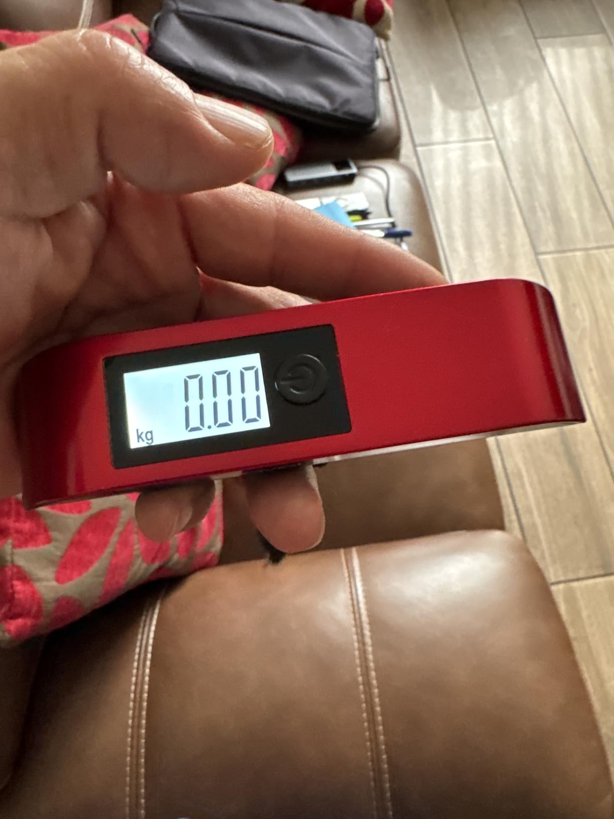 Luggage Scale, Portable Digital Hanging Baggage Scale for Travel, Suitcase Weight Scale with Rubber Paint, 110 Pounds, Battery Included customer photo 2