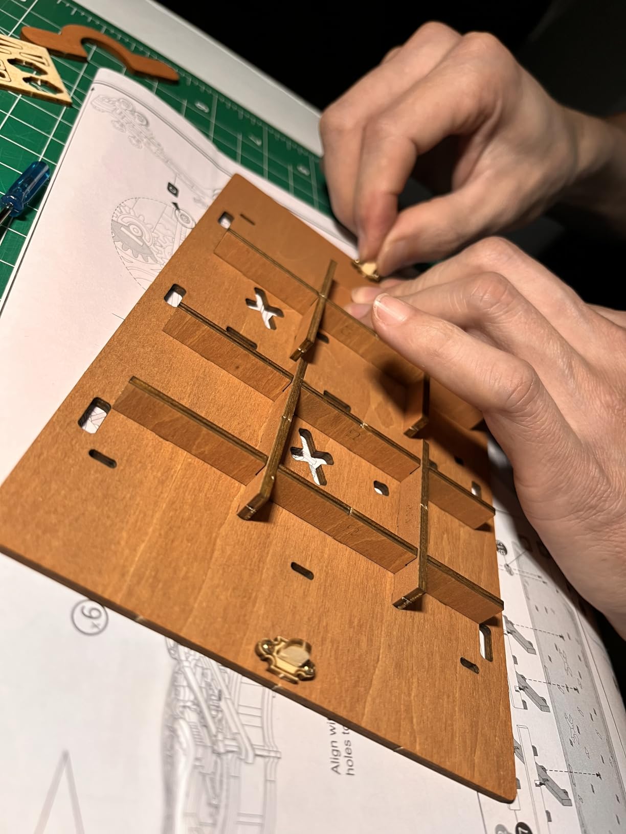 ROKR 3D Puzzles for Adults 1:5 Scale Cello Model Kit with Base 199pcs Wooden Music Box Building Kit Desk Gift for Men Women Hobby for Adults customer photo 2