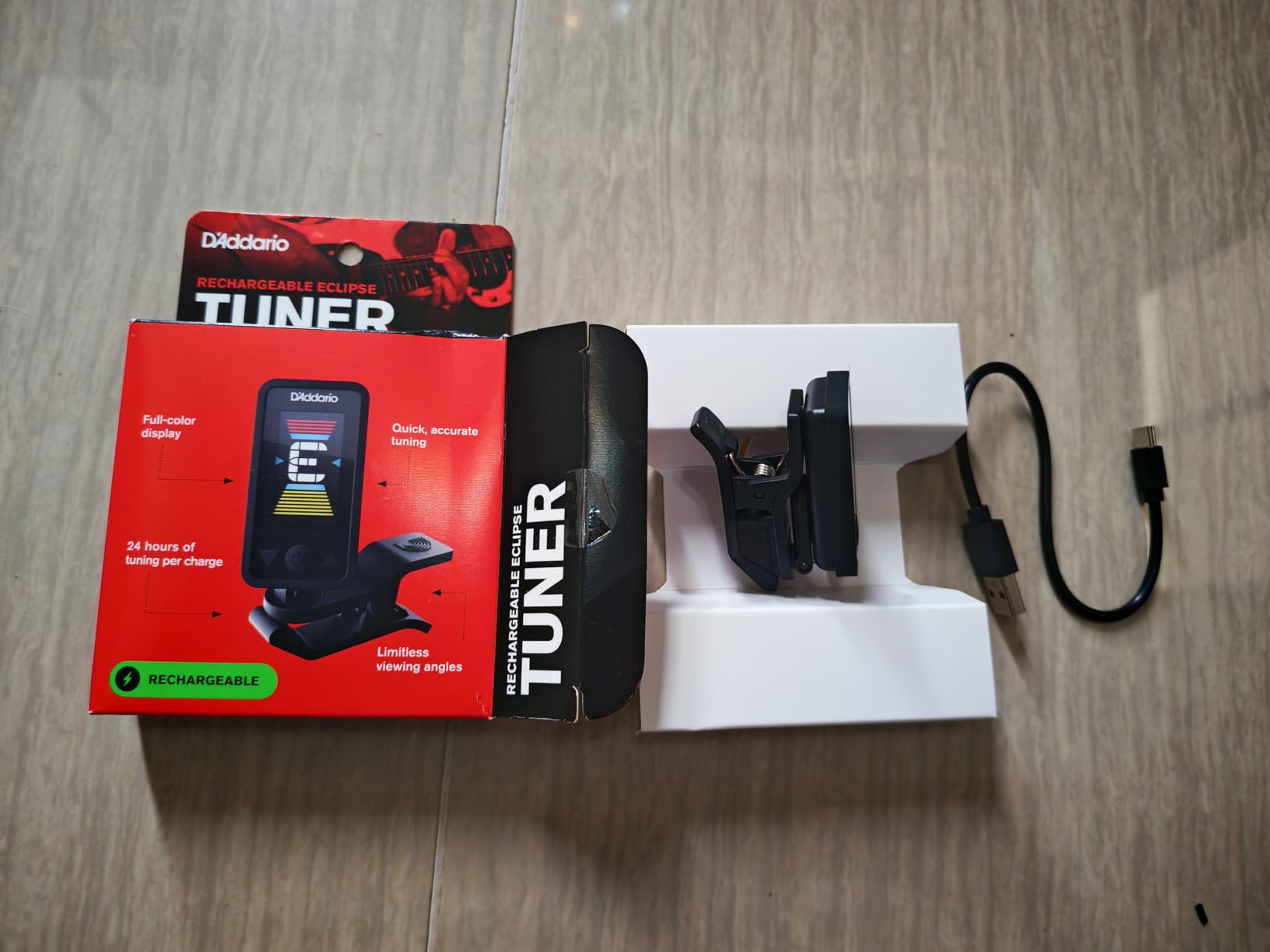 D'Addario Eclipse Rechargeable Headstock Clip-On Guitar Tuner, Black customer photo 2