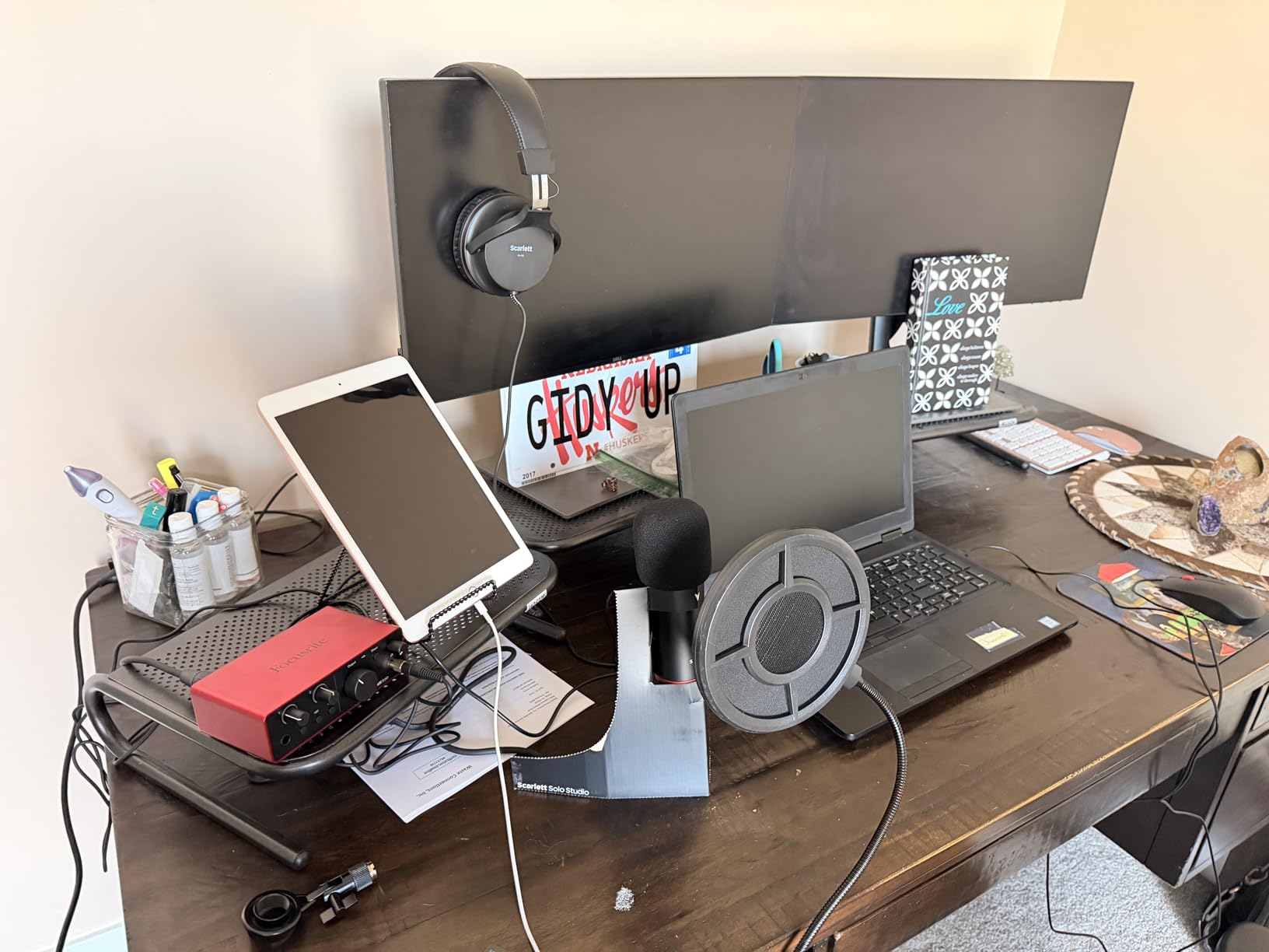 Focusrite Scarlett Solo Studio 4th Gen USB Audio Interface Bundle | 1 XLR Mic Preamp, 1 Hi-Z Instrument Input, 24-Bit/192kHz, 120dB, CM25 MkIII Mic, SH-450 Headphones, Windows/Mac/iPad customer photo 2