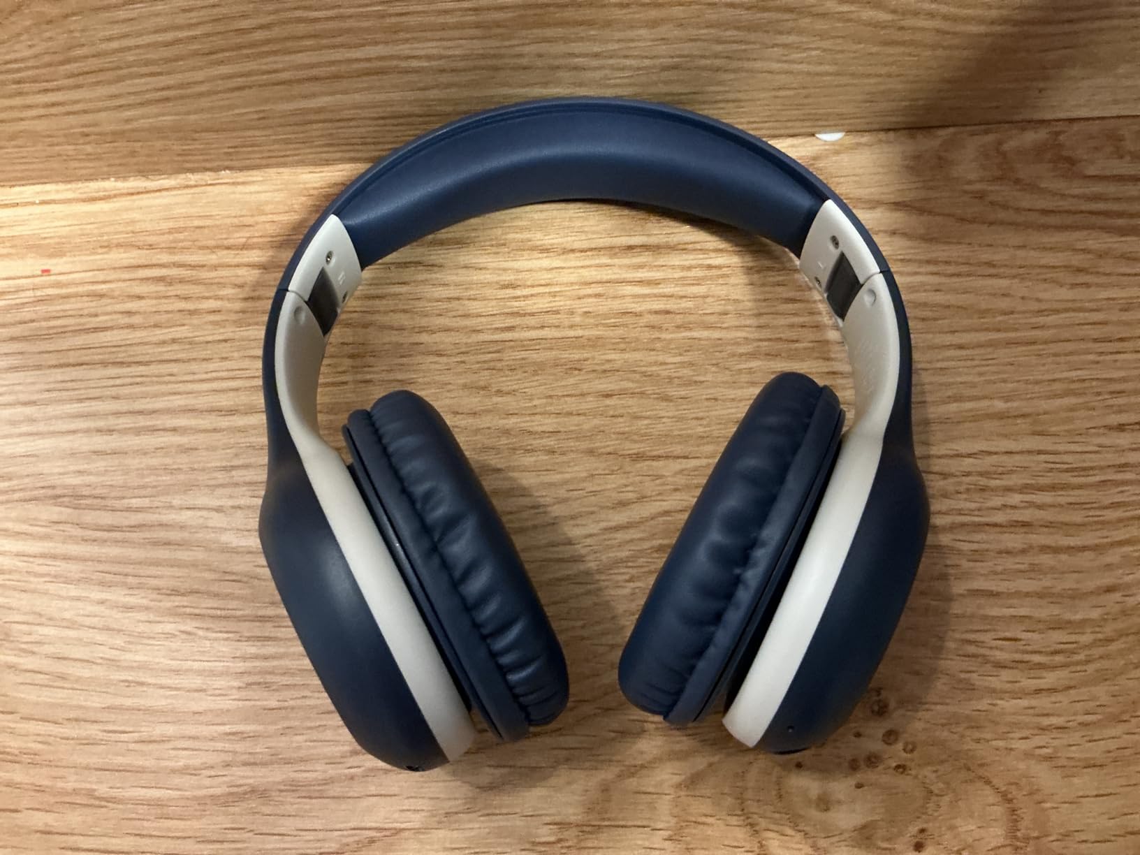 EarFun K2 Kids Bluetooth Headphones with Microphone, Volume Limited 85/94dB, 40H Playtime, Stereo Sound, Foldable Over-Ear for School/Travel/iPad/Tablet, Blue customer photo 1
