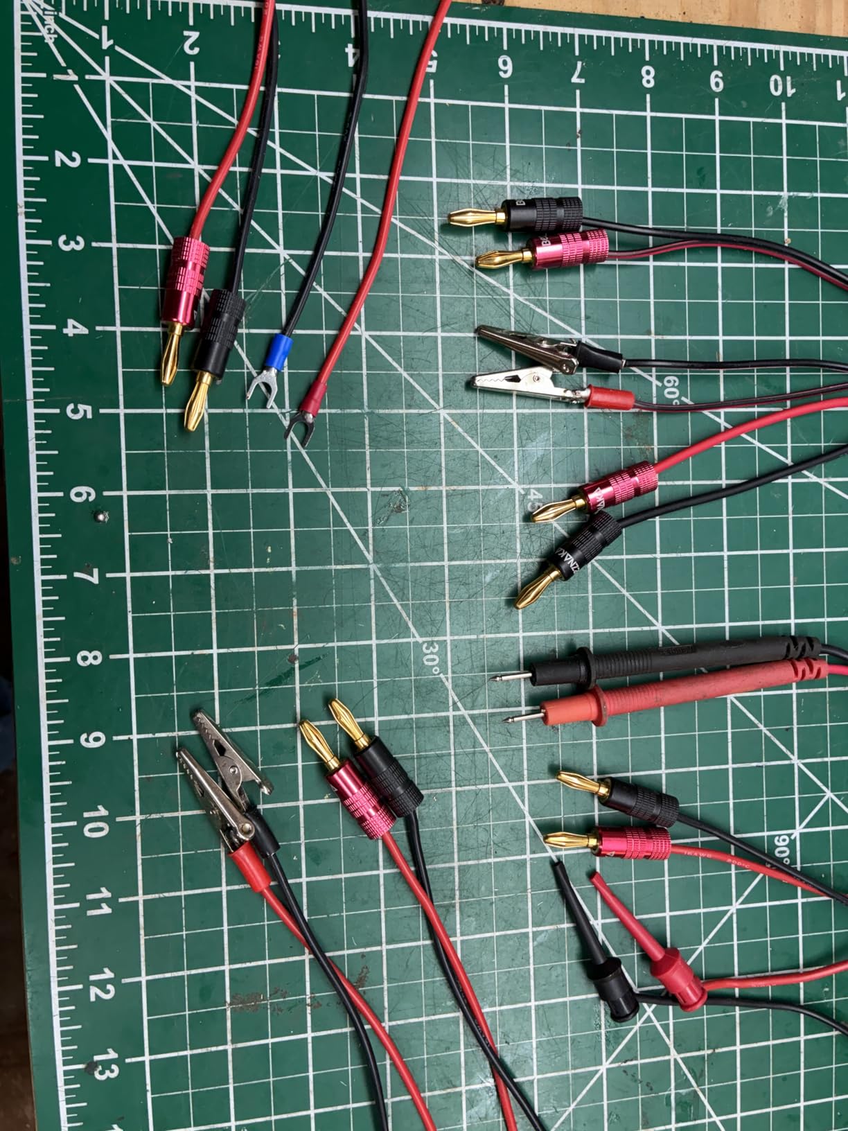 Banana Plugs with Dual Set Screws, Black and Red Aluminum Shell, 6 Pairs customer photo 2