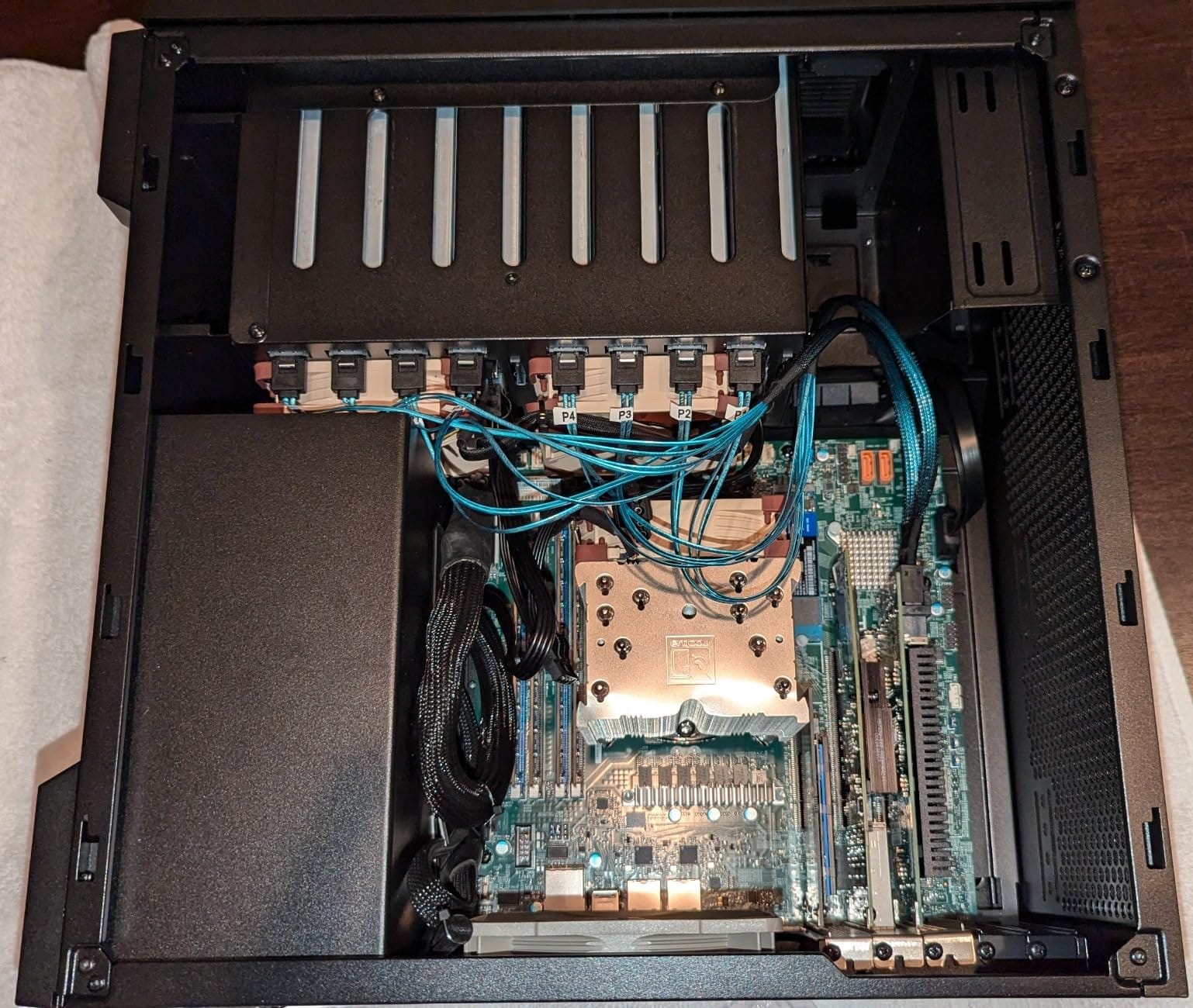 Silverstone Technology CS382 8-Bay SAS-12G / SATA-6G Hot-swappable High Performance Micro-ATX NAS Chassis customer photo 1