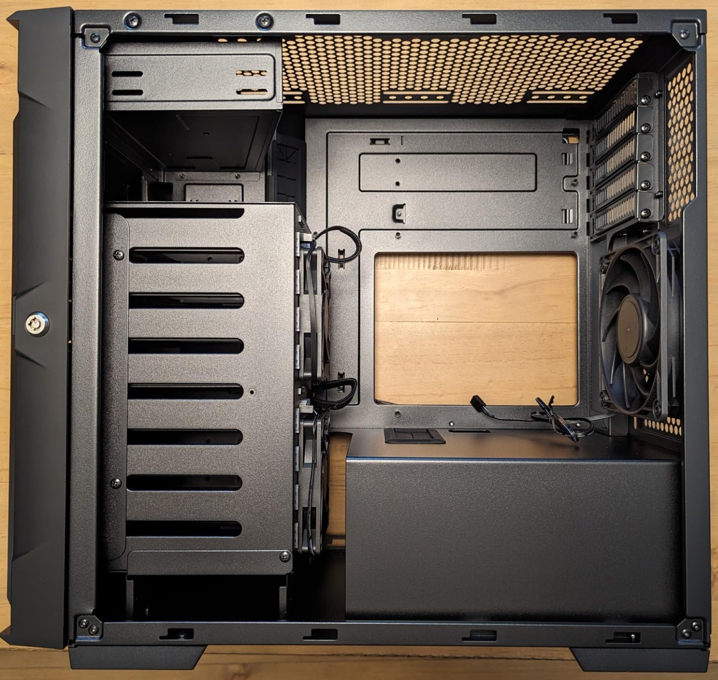 Silverstone Technology CS382 8-Bay SAS-12G / SATA-6G Hot-swappable High Performance Micro-ATX NAS Chassis customer photo 2