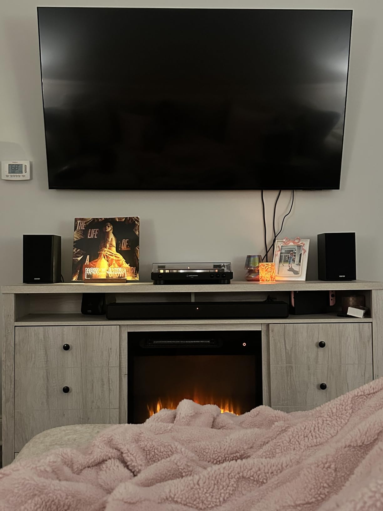 CoolGift Mart Now Playing Vinyl Record Stand, Light up Record Holder, Wooden Acrylic Display with Warm White Lights for Albums, Room Decor, for Vinyl Lovers customer photo 1