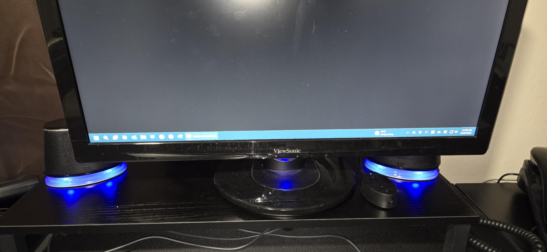 Amazon Basics Bluetooth Computer Speakers with USB 3.0, LED Blue Lighting, Volume Control, USB Powered, Set of 2 customer photo 2
