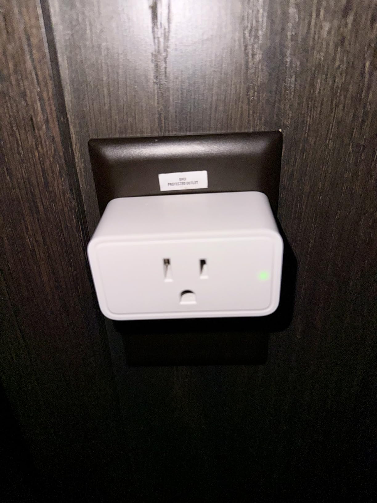Amazon Basics Smart Plug, Works with Alexa Only, Voice Control, Remote APP Control, Schedule, Compact Design, Versatile, 2.4 GHz Wi-Fi, No Hub Required, 4-Pack, White customer photo 2