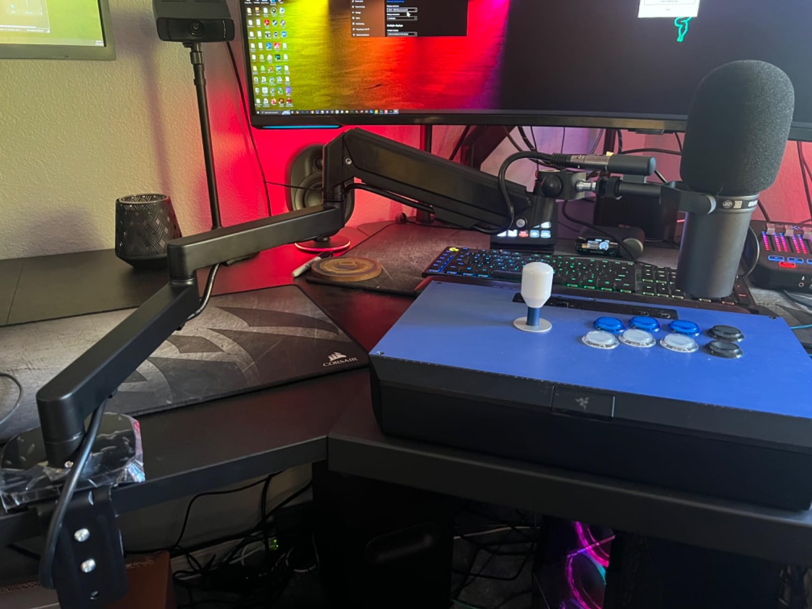 NEEWER Low Profile Mic Arm Desk Mount, 360° Swivel Boom Arm with Pneumatic Damping Adjustable, Cable Management, Compatible with Shure MV7 SM7B Blue Yeti Gaming Streaming Podcast Microphone, MS002 customer photo 1