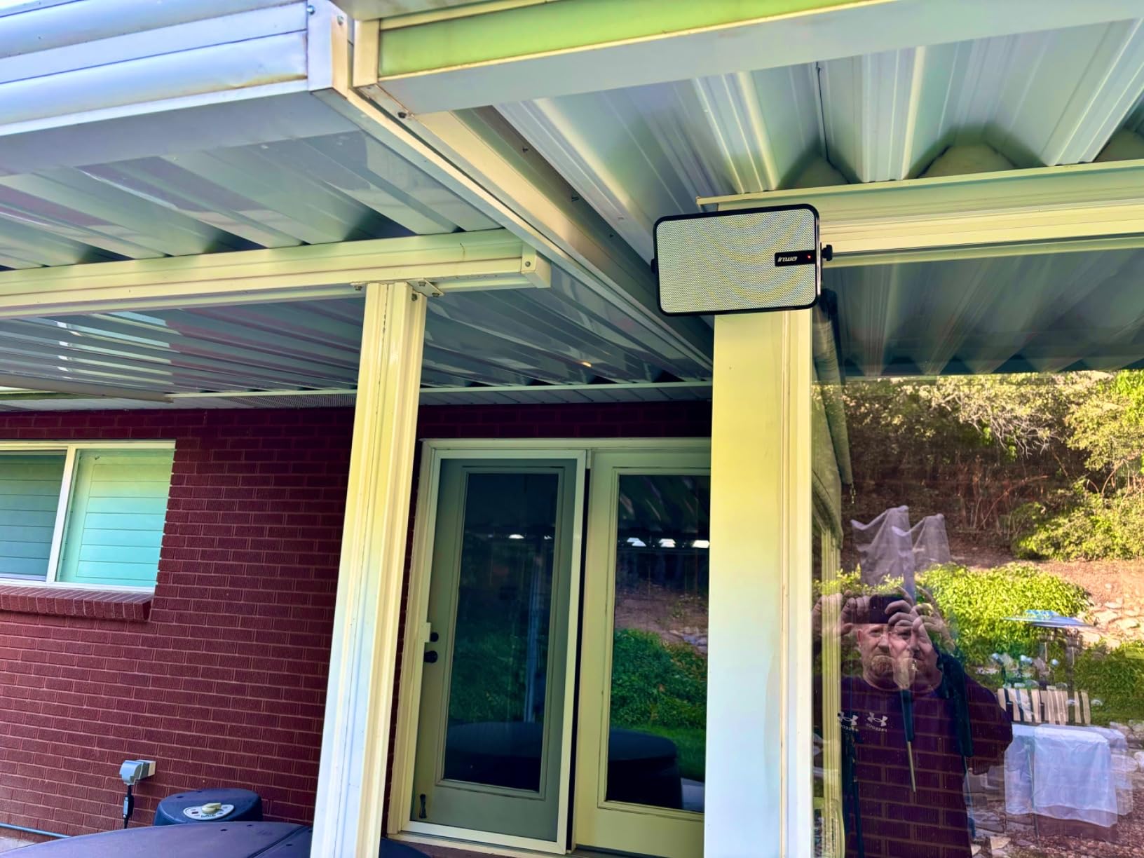 Inwa Outdoor Bluetooth Speakers, IPX5 Waterproof 400W Wall Mount Speaker, Powerful Indoor/Outdoor Sound System, Wireless Sync Up to 100 Speakers, Suitable for Patio/Porch/Gazebo/Garage (MZ-621, Pair) customer photo 1