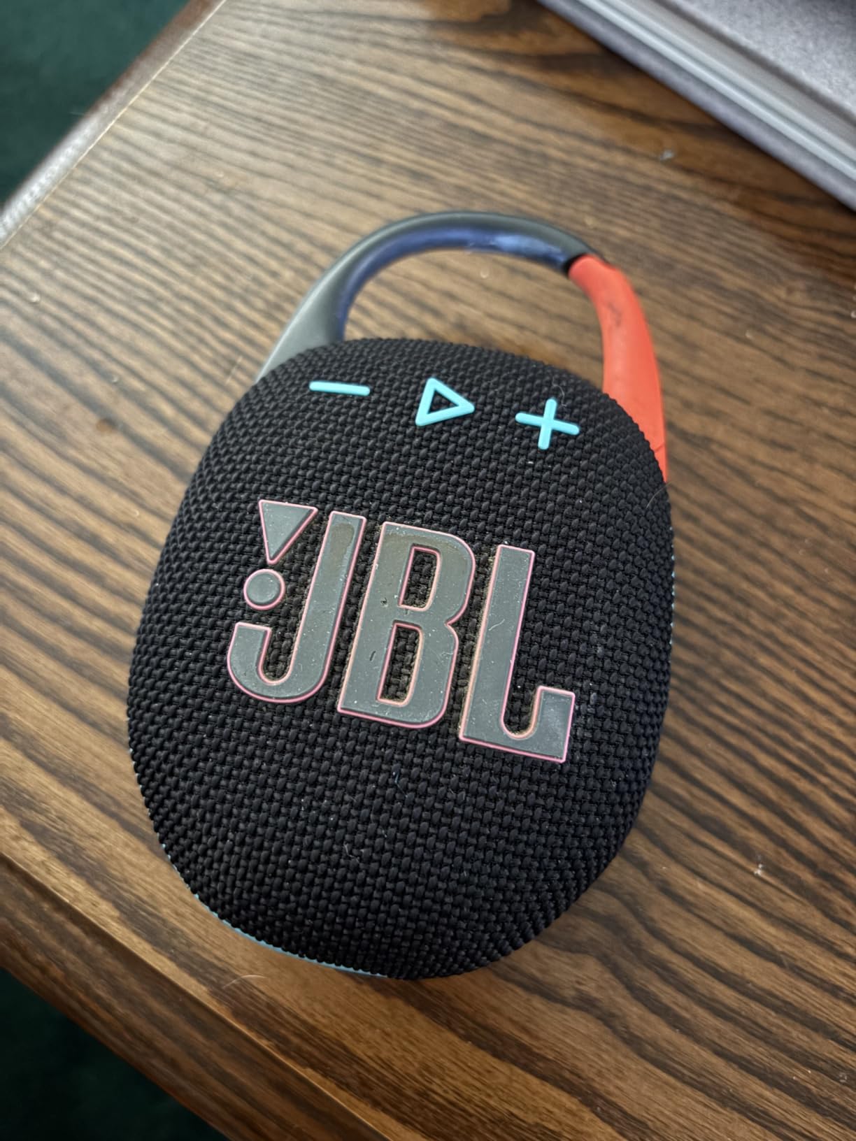 JBL Clip 5 - Ultra-Portable Waterproof Speaker, Camo, Ultra-portable JBL Pro Sound, Redesigned carabiner, Up to 12 hours of playtime plus 3 hours with Playtime Boost customer photo 2