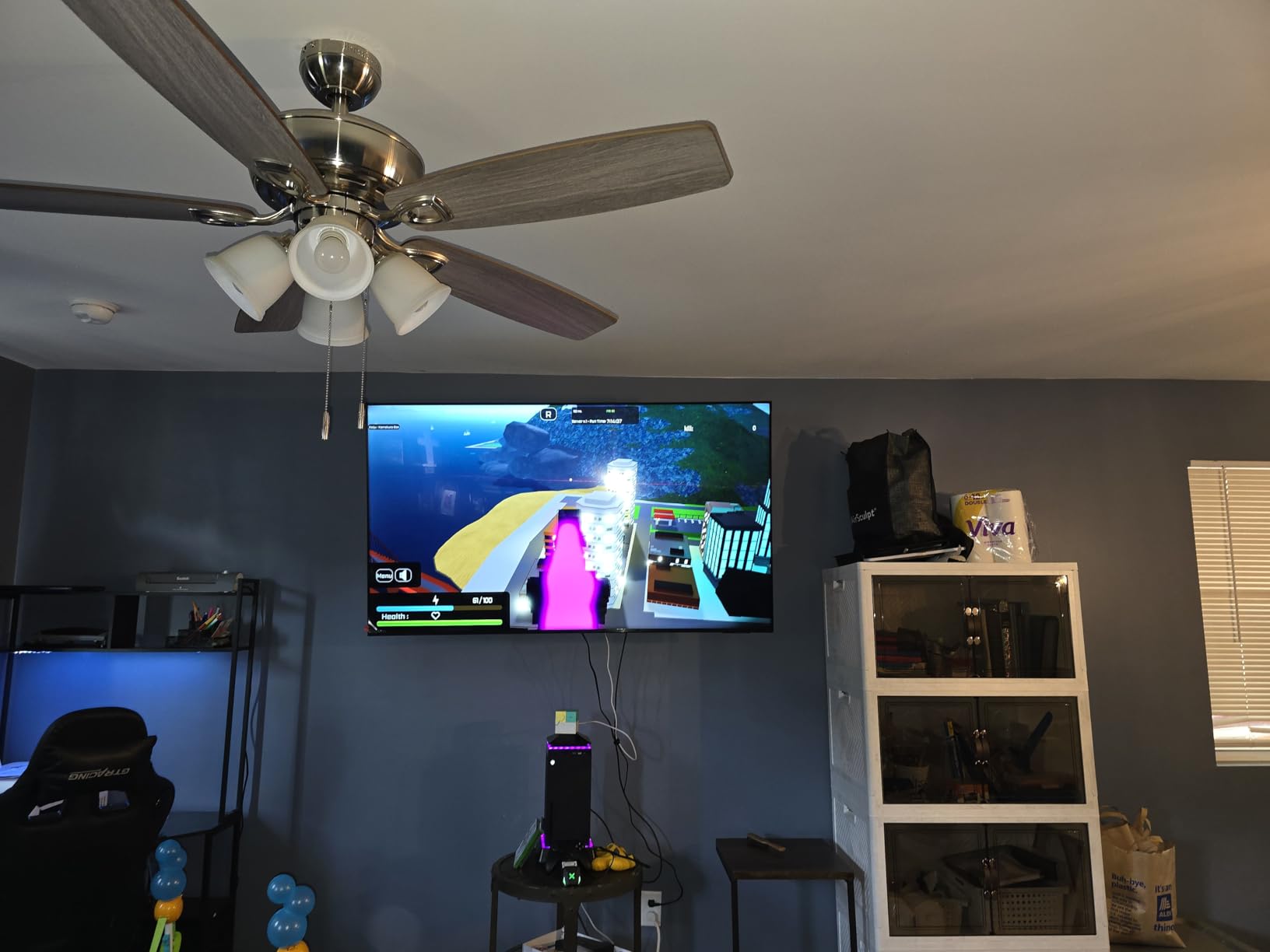 Mount-It! Heavy Duty XXL Full Motion TV Wall Mount for Extra Large TVs, max VESA 900x600, Holds up to 264lb, Swivel Tilt Extension Adjustable TV Mount for 60