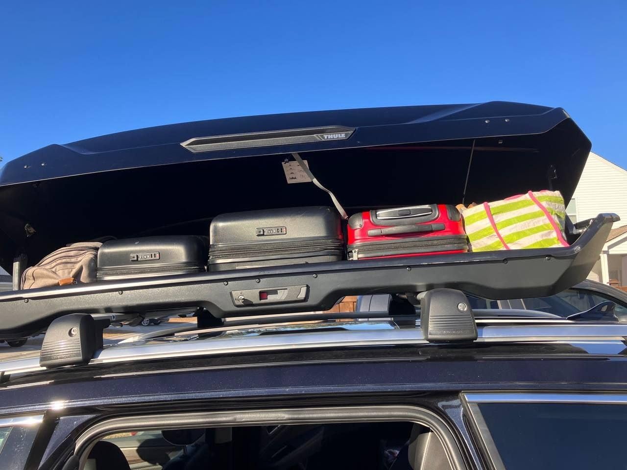 Thule Motion 3 Rooftop Box customer photo 1