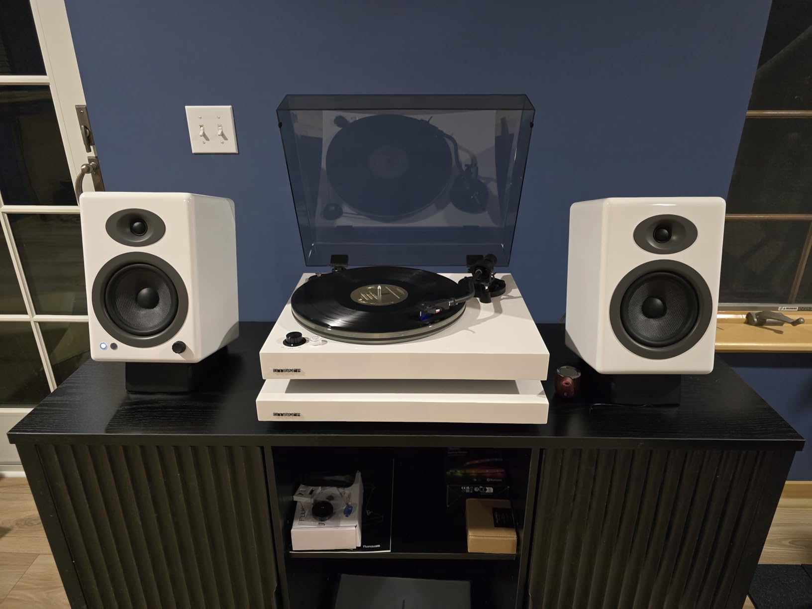 Fluance IB40 Turntable Isolation Base Anti-Vibration Wood Platform for Enhanced Sound Clarity and Superior Damping with Height Adjustable Feet, Bubble Level, Universal Compatibility- Natural Walnut customer photo 2