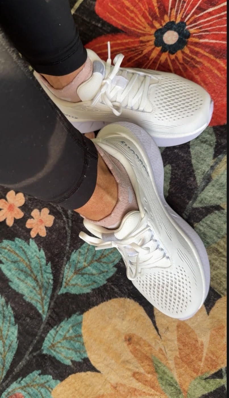 Saucony Women's Ride 18 Sneaker customer photo 2