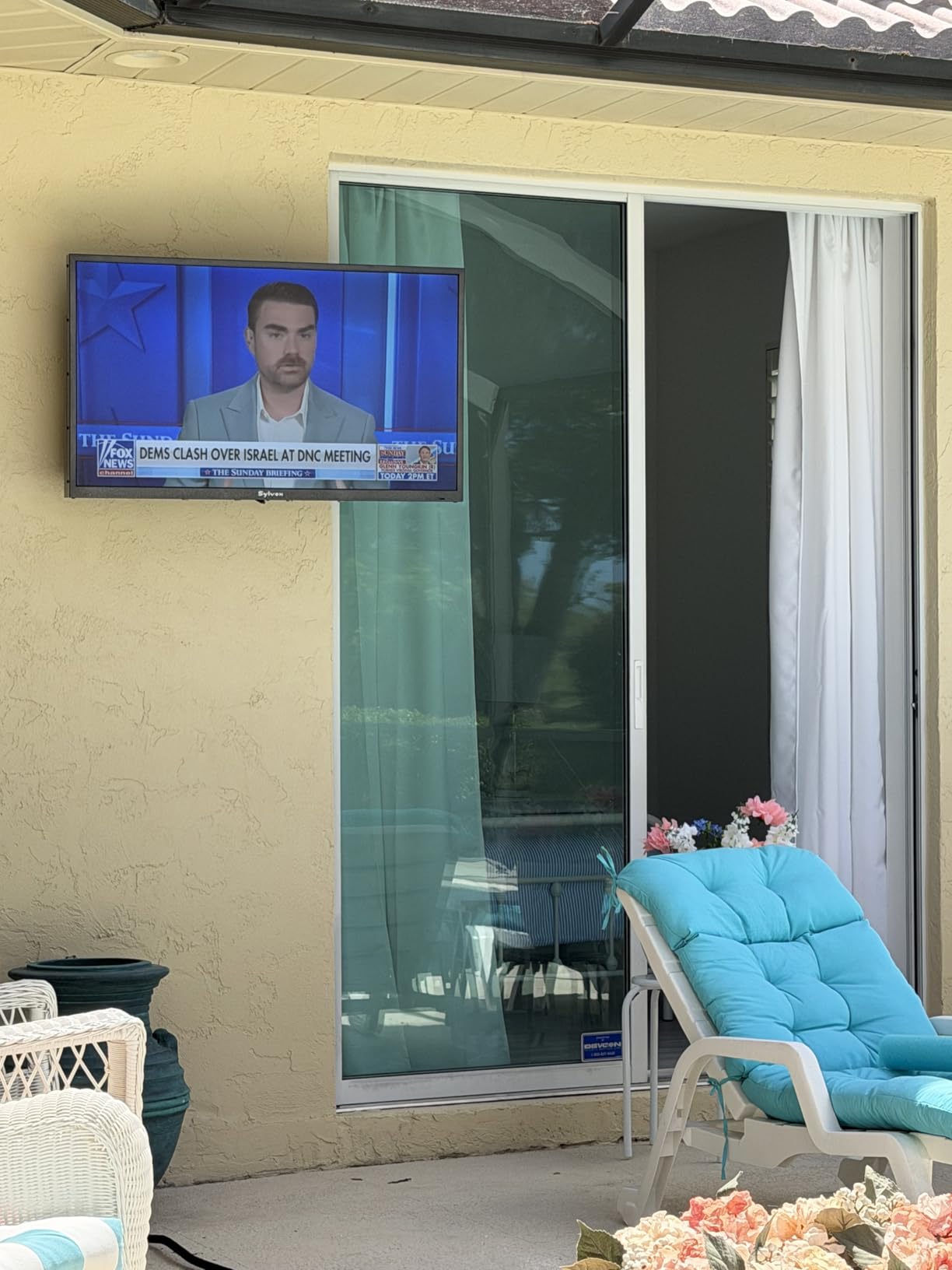 SYLVOX Outdoor TV, 43 inch Smart Waterproof Outdoor TV, 4K UHD Weatherproof customer photo 1
