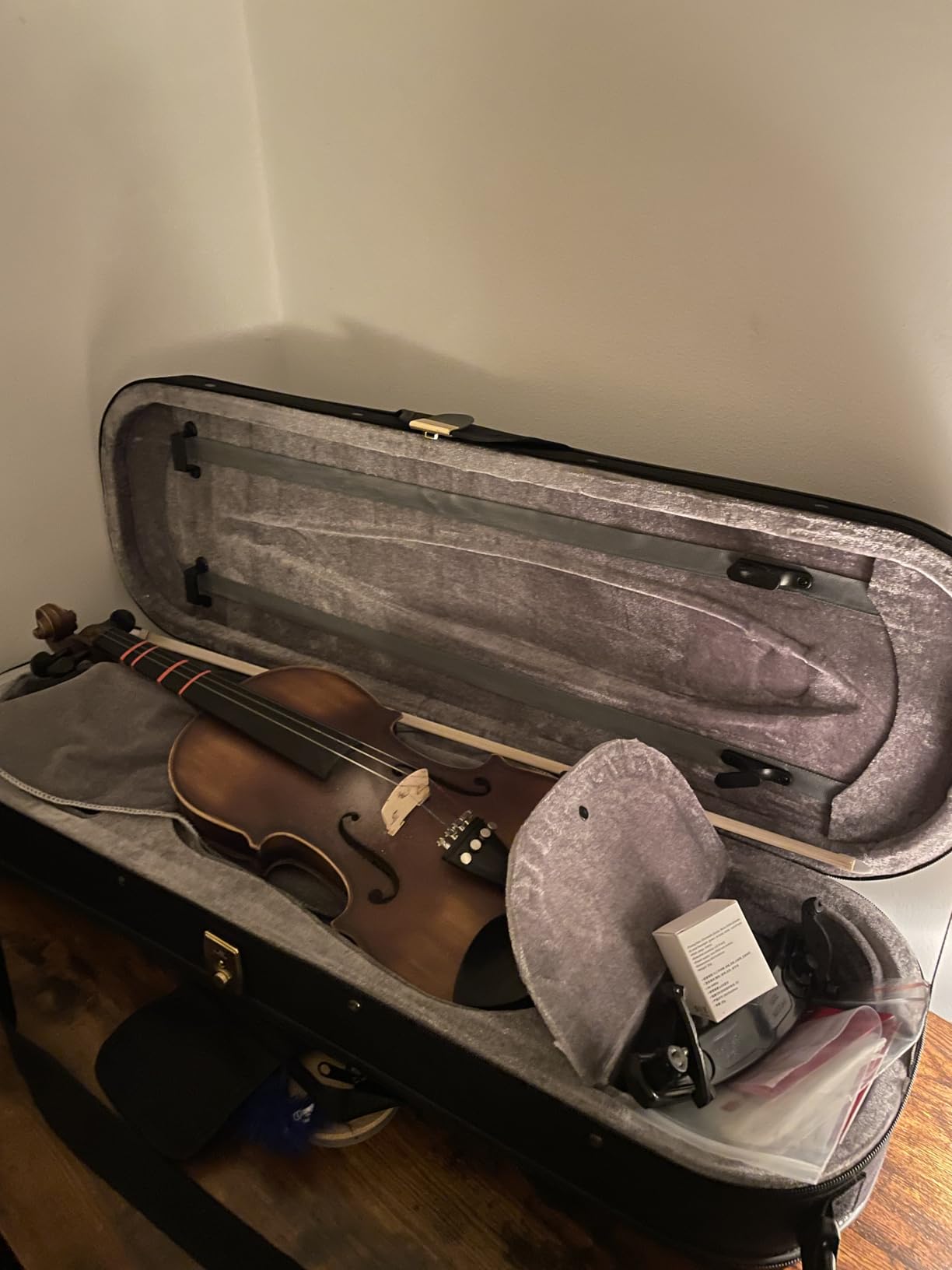 Vangoa Violin 4/4 Full Set Size, Fiddle Solid Spruce Wood Tiger Pattern for Professional Advanced Intermediate Beginners Adults Student Starter Acoustic Violins Kit Outfit Ebony Fittings, Hard Case customer photo 1