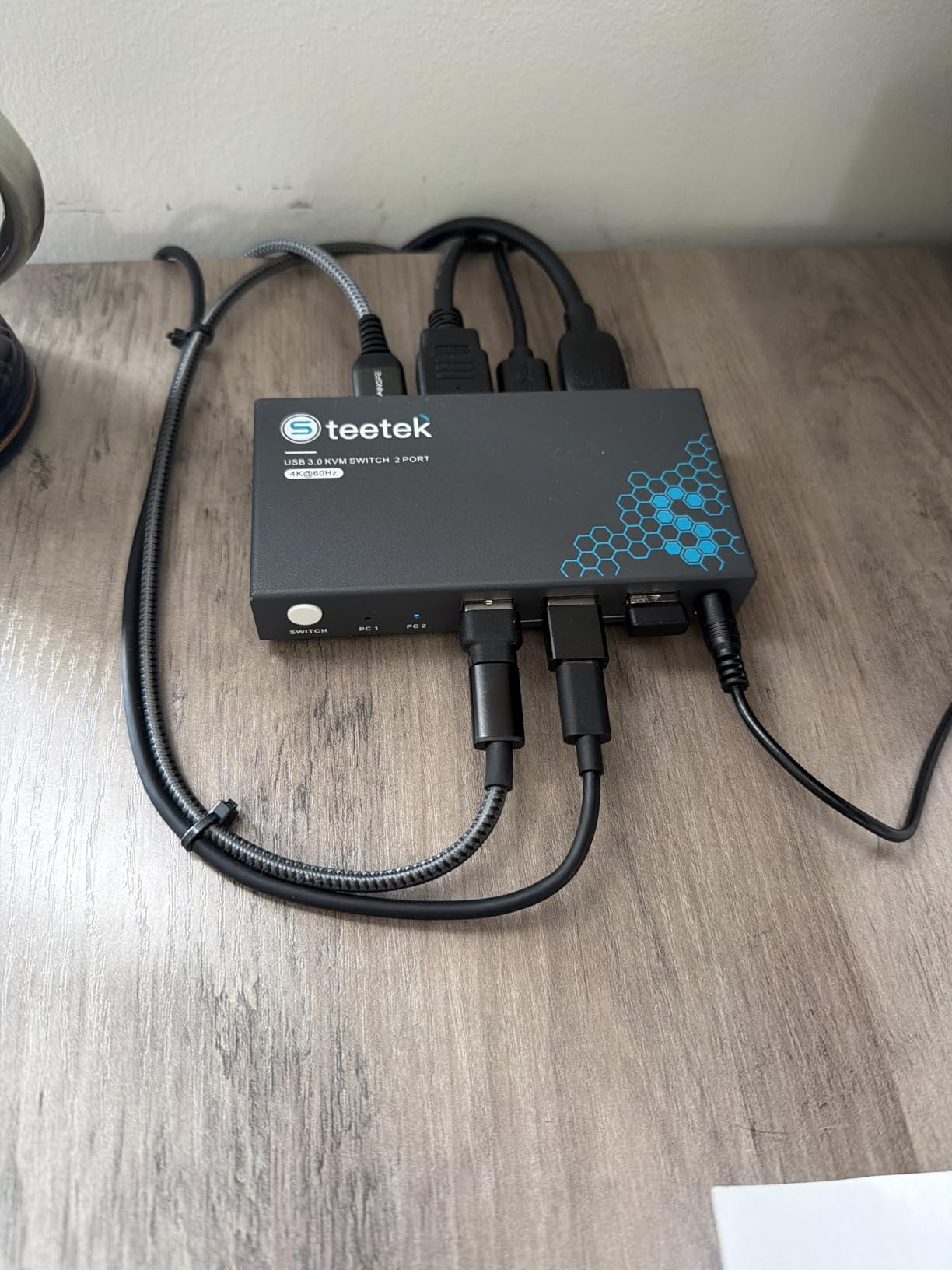 Hearvo USB 3.0 HDMI KVM Switch for 2 Computers 1 Monitor, 4K@60Hz, S7232H | Share Keyboard, Mouse, Hard Drives and Printer, EDID Adaptive, 2 USB Cables and Wired Desktop Controller customer photo 2