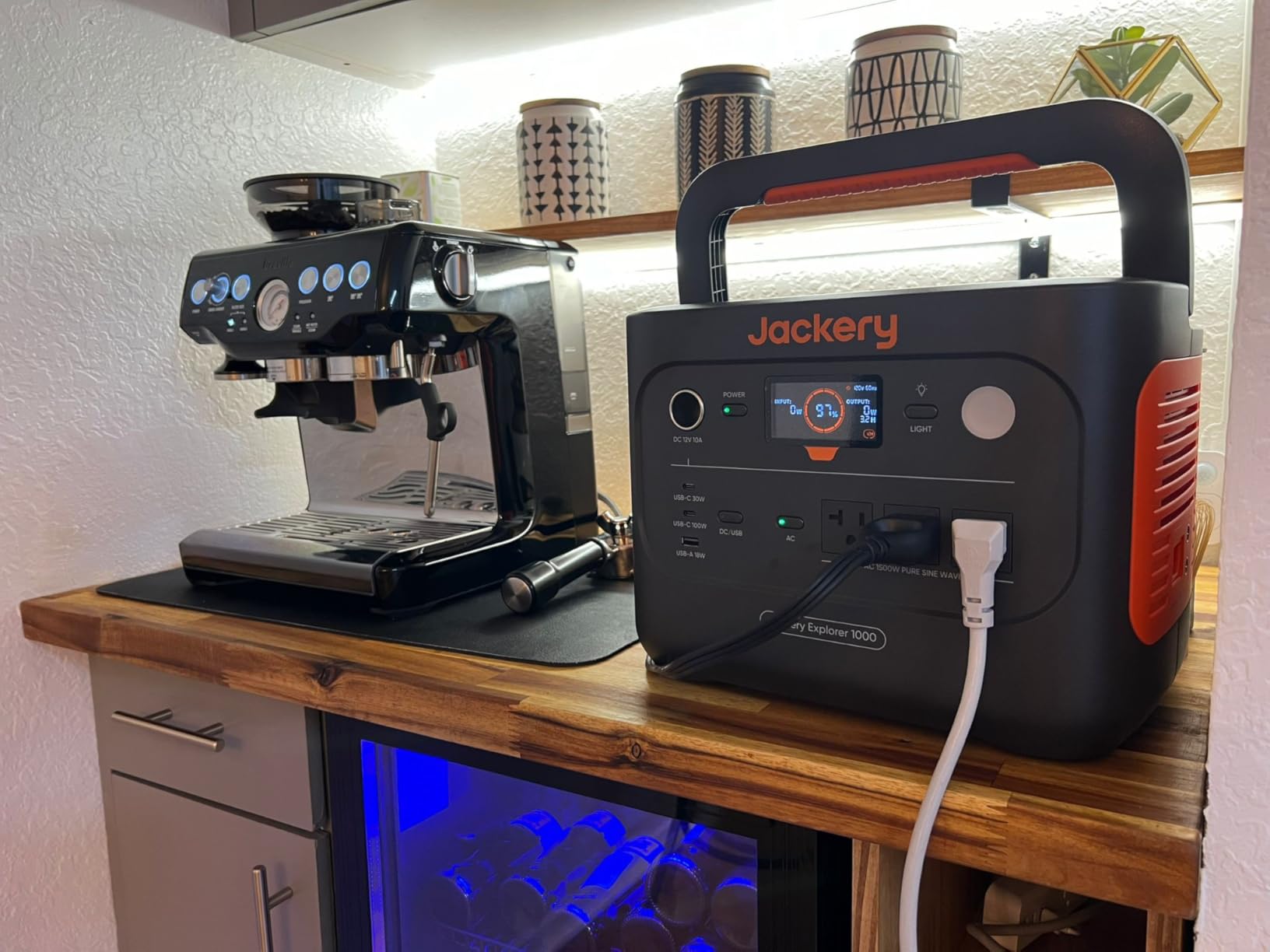 Jackery Explorer 1000 v2 Portable Power Station,1070Wh,1500W customer photo 1