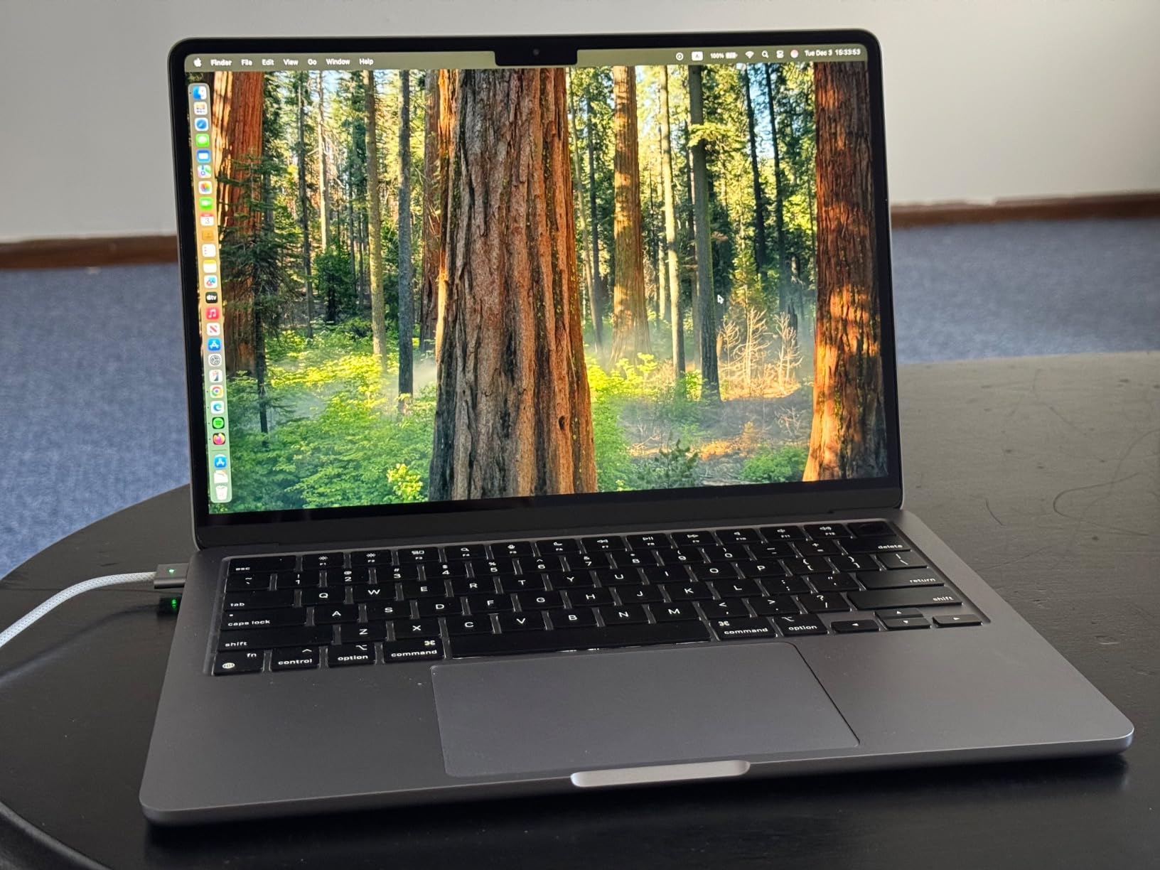 Apple 2024 MacBook Air with Apple M3 chip, 13-inch, 16GB RAM, 512GB SSD Storage Space Gray (Renewed) customer photo 2