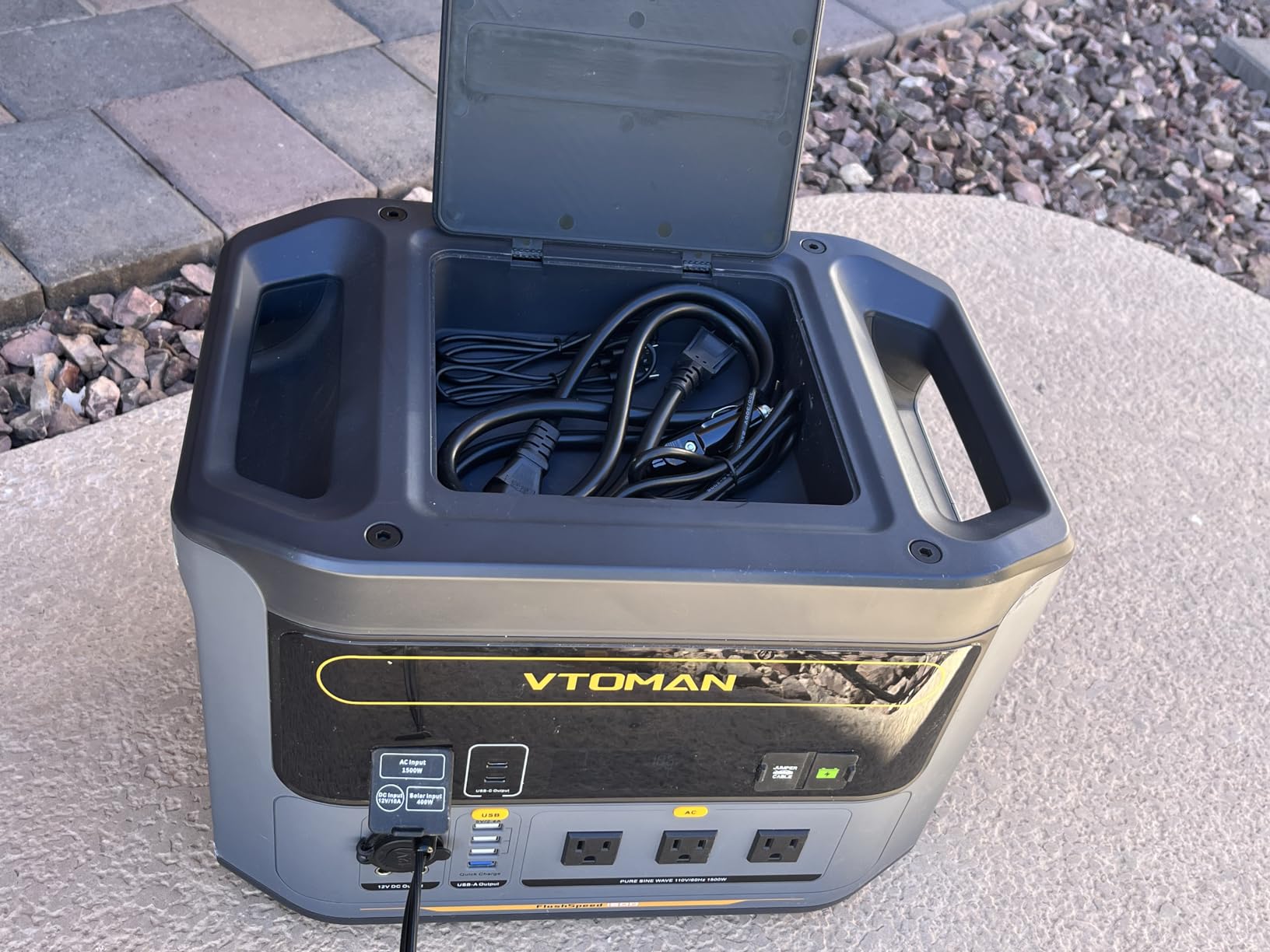 VTOMAN FlashSpeed 300 Portable Power Station, 300W 230Wh LiFePO4 Battery customer photo 2