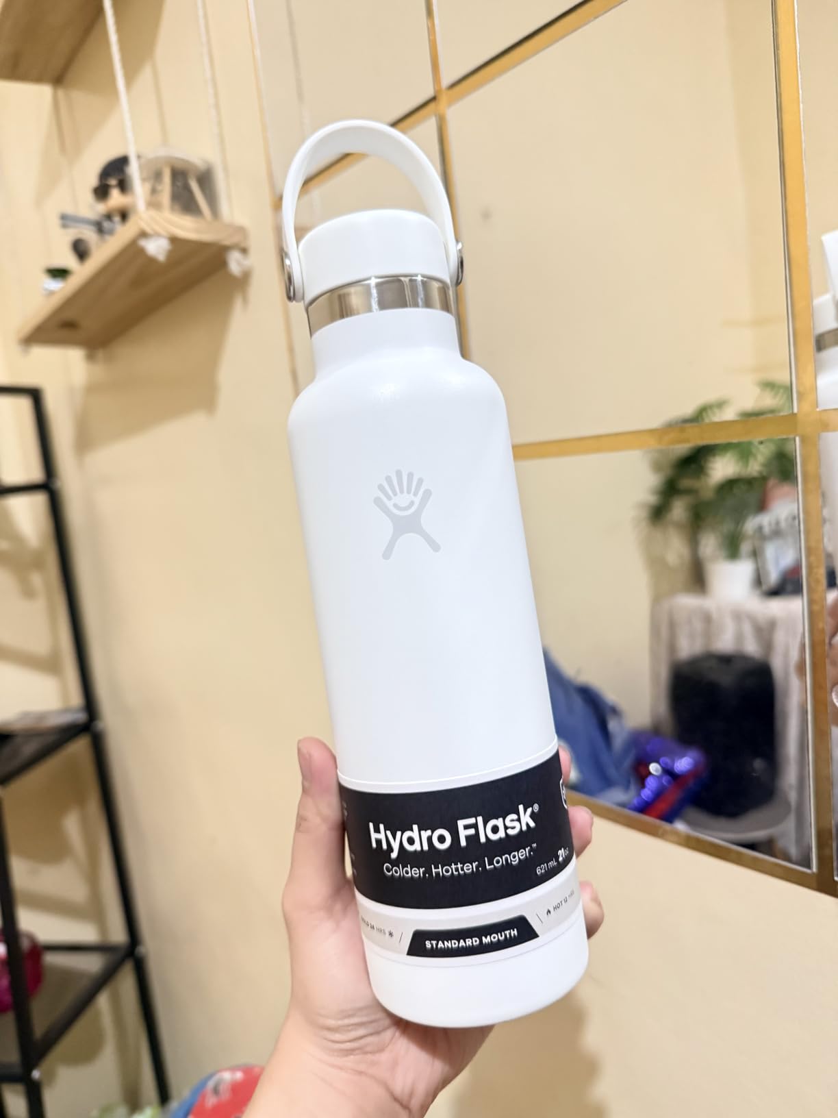 Hydro Flask Water Bottle - Insulated Stainless Steel - Non Spill, Leakproof in 24 Oz Agave Green customer photo 1