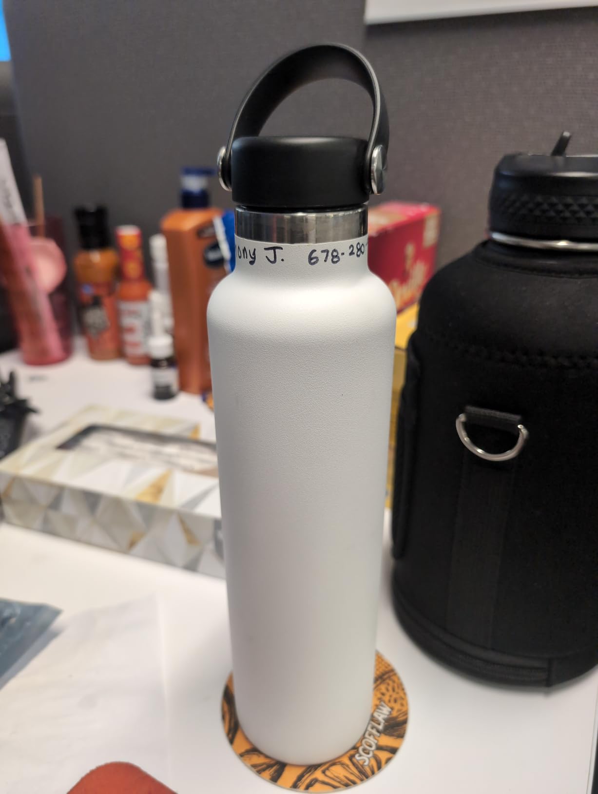 Hydro Flask Water Bottle - Insulated Stainless Steel - Non Spill, Leakproof in 24 Oz Agave Green customer photo 2
