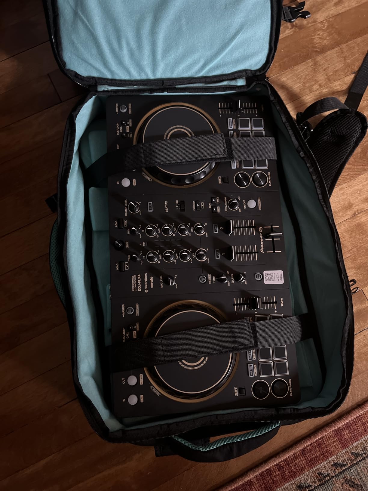 AUROTIER DJ Controller Bag for DDJ-FLX4/DDJ 200/DDJ 400/DDJ REV1, Padded DJ Backpack with Multi-pocket for 17 Inch Laptop, Cables, DJ Carrying Mixer Case with Adjustable Strap for DJ Equipment customer photo 1