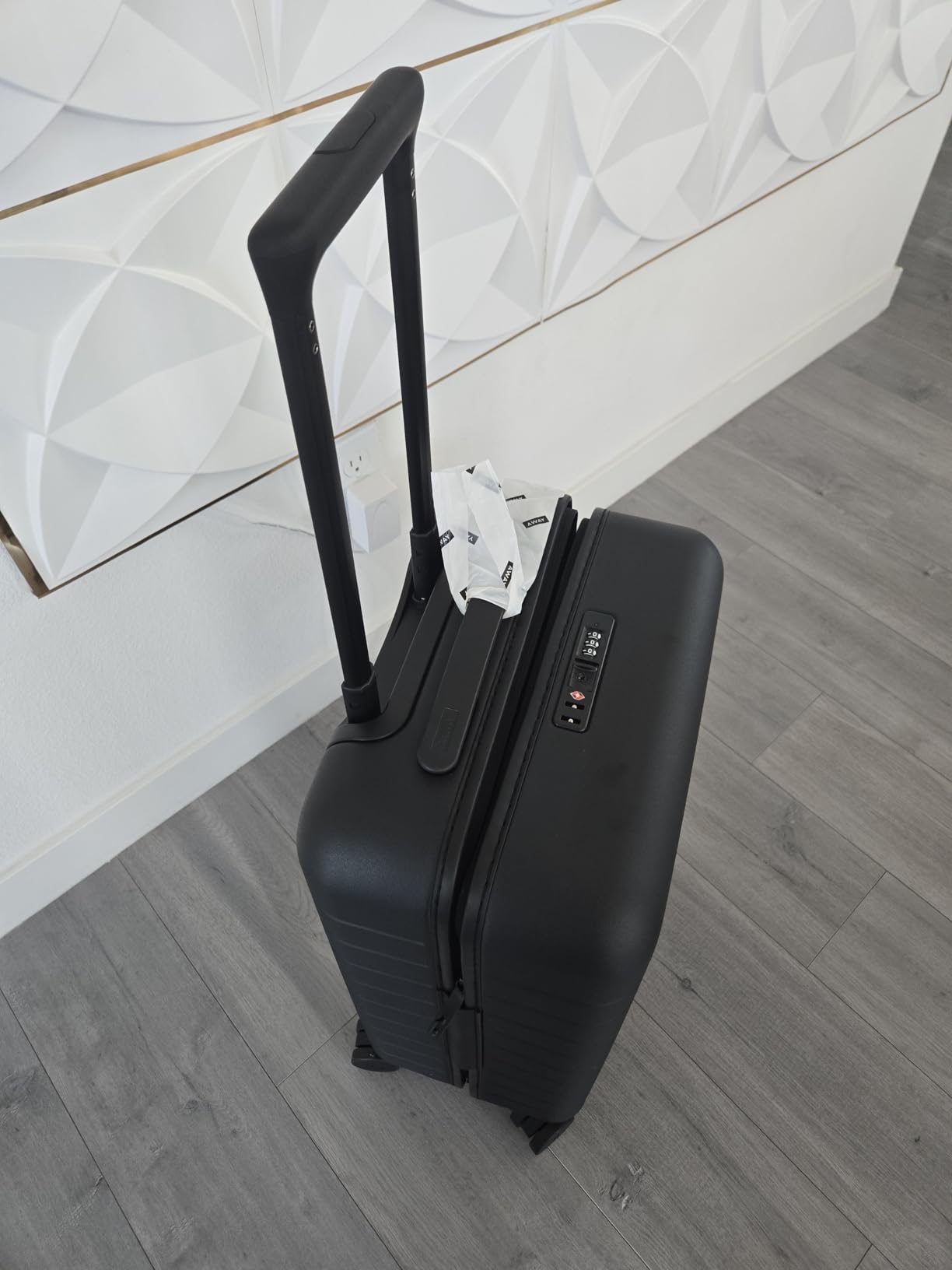 Away The Carry-On Luggage, 22-inch Lightweight Hardside Spinner Suitcase | Durable & Lightweight, Premium 360° Spinner Wheels, Interior Compression System, TSA-Approved Lock, Jet Black customer photo 2