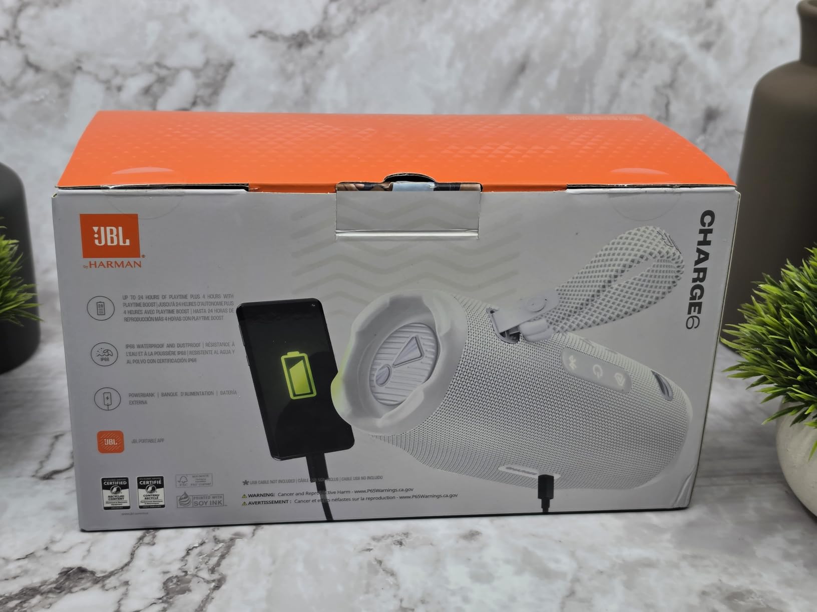 JBL Charge 6 - Portable Waterproof & Drop-Proof Bluetooth Speaker, Bold JBL Pro Sound with AI Sound Boost, 28Hrs of Playtime, Built-in powerbank & Comes with a Sturdy/Removable Carrying Strap (Black) customer photo 2