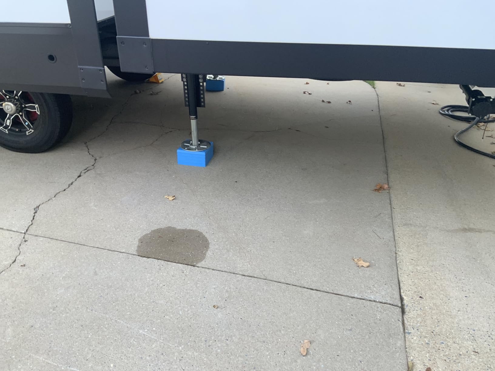 RVMATE 12 Pack RV Leveling Blocks, Camper Trailer Leveling Blocks | Levelers for RVs, Reduce Trailer Movement, Trailer Leveling Blocks,RV Leveling System Great for Single and Dual Wheels customer photo 1
