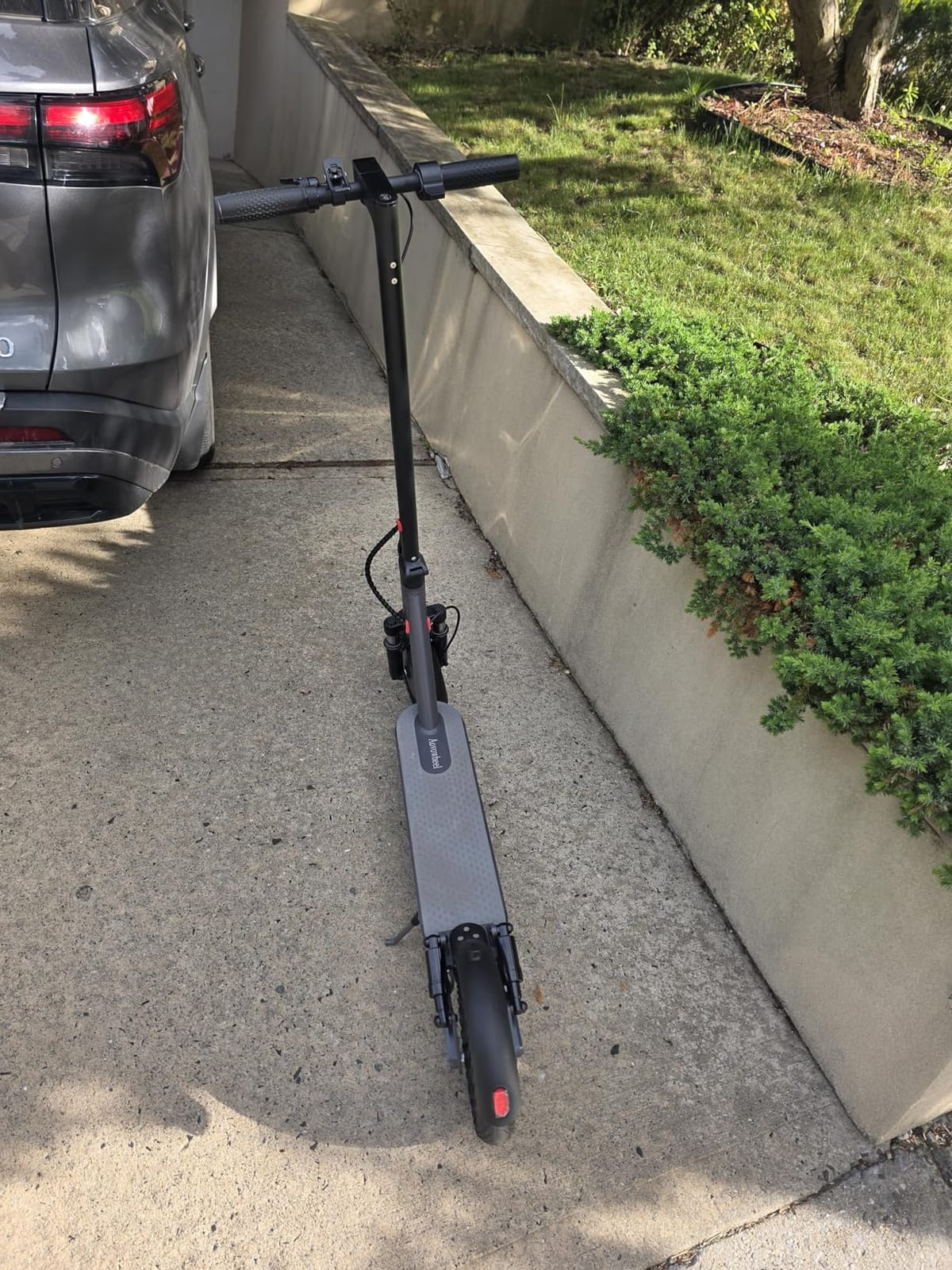 Aovowheel Electric Scooter for Adults, Folding E Scooter with 350W/500W Motor 16/24 Mph Top Speed, Max 19-23 Miles Long Range, 8.5''/10''/14''Tires Commuting Scooters with Dual Brakes System, APP customer photo 2