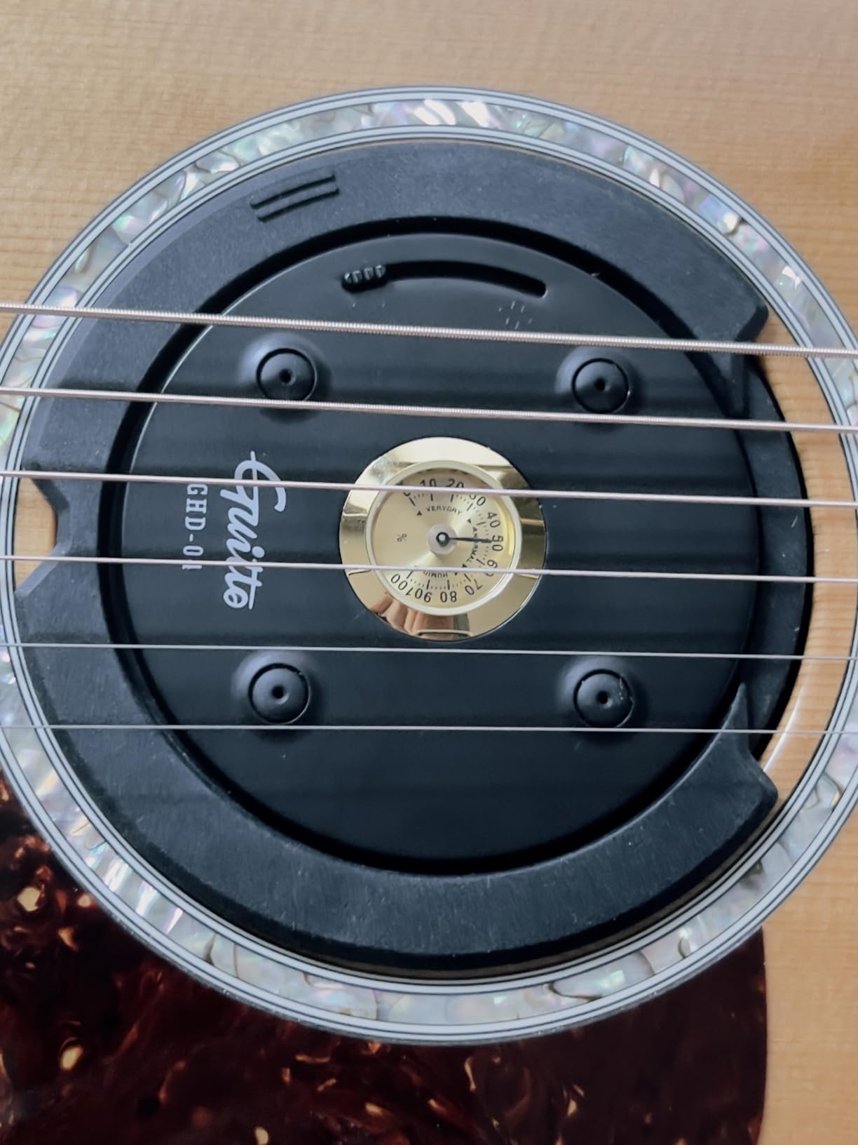Guitar Humidifier Acoustic Soundhole Cover, 2 in 1 Humidity, Suitable for Most Standard Sound Holes (4'' to 4.3'') GHD-04 customer photo 2