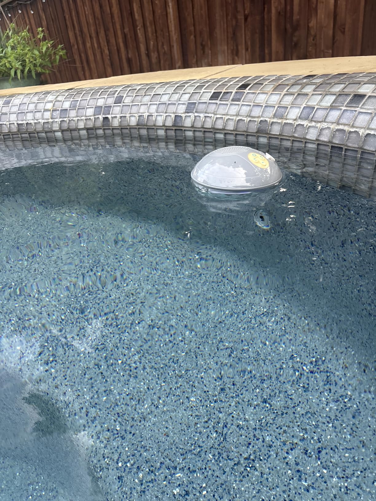 Bluetooth Pool Speaker w/Colorful Pool Fountain Light, 3 in 1 Floating Pool Speaker Loud Sound, IP68 Waterproof Floating Hot Tub Speakers, Bluetooth 5.4, 24H Playtime Pool Wireless Speakers customer photo 2