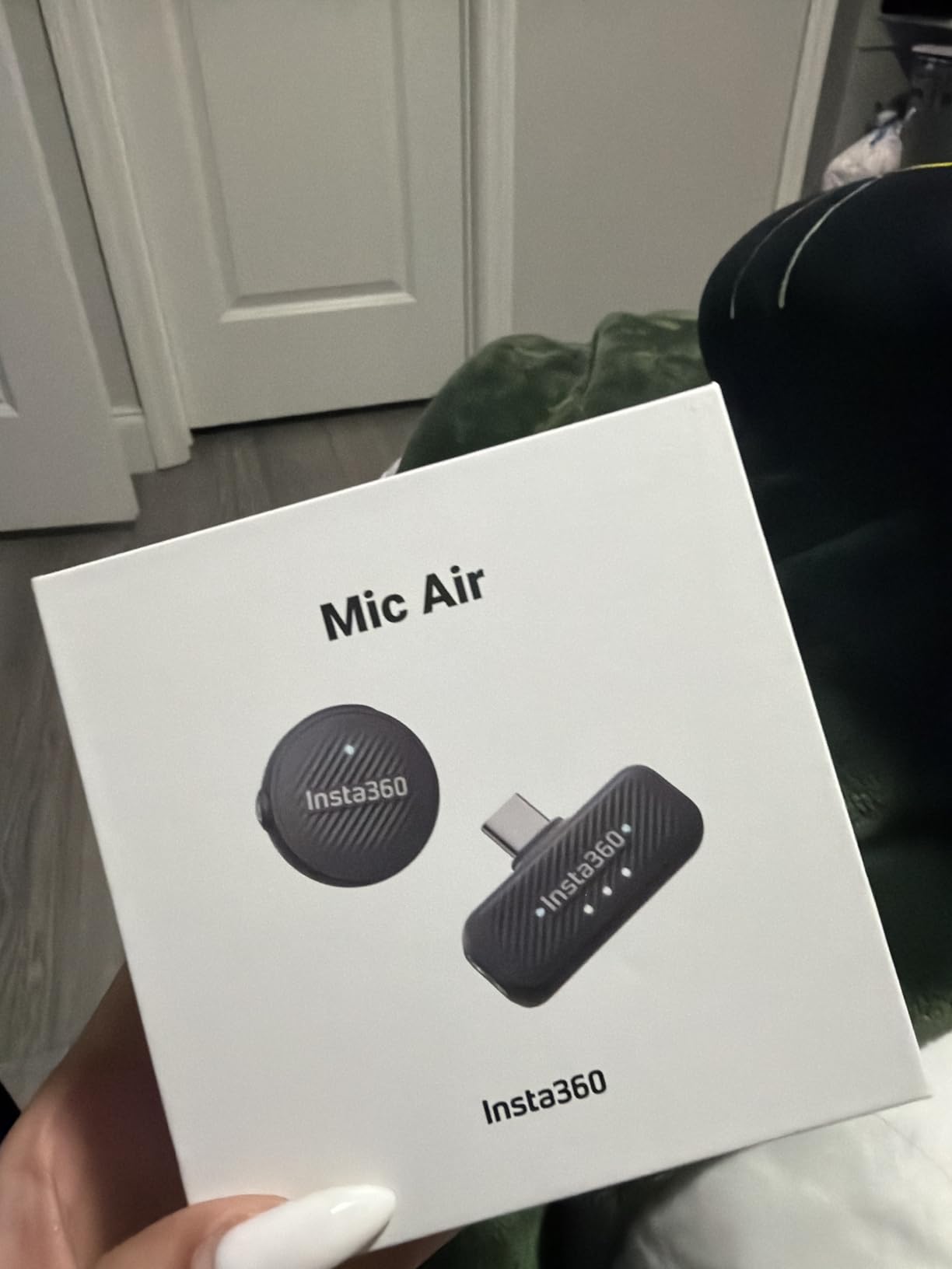 Insta360 Mic Air (1 TX + 1 RX), Noise Cancelling, 300m Range, Wireless Microphone for USB-C iPhone/Android/PC/Mac, Vlog, Streaming customer photo 2